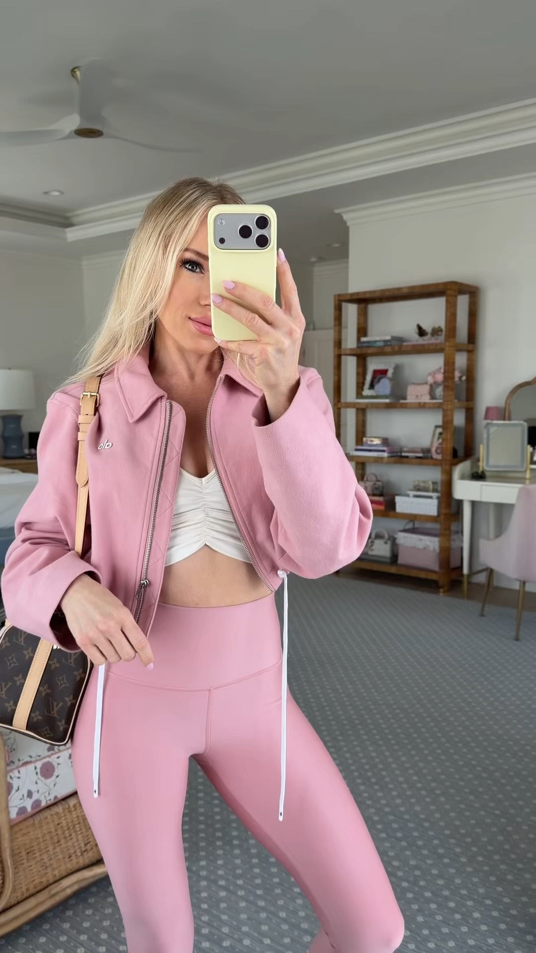 Alo skating ootd 

#LTKActive #LTKmorningroutine #LTKdayinmylife