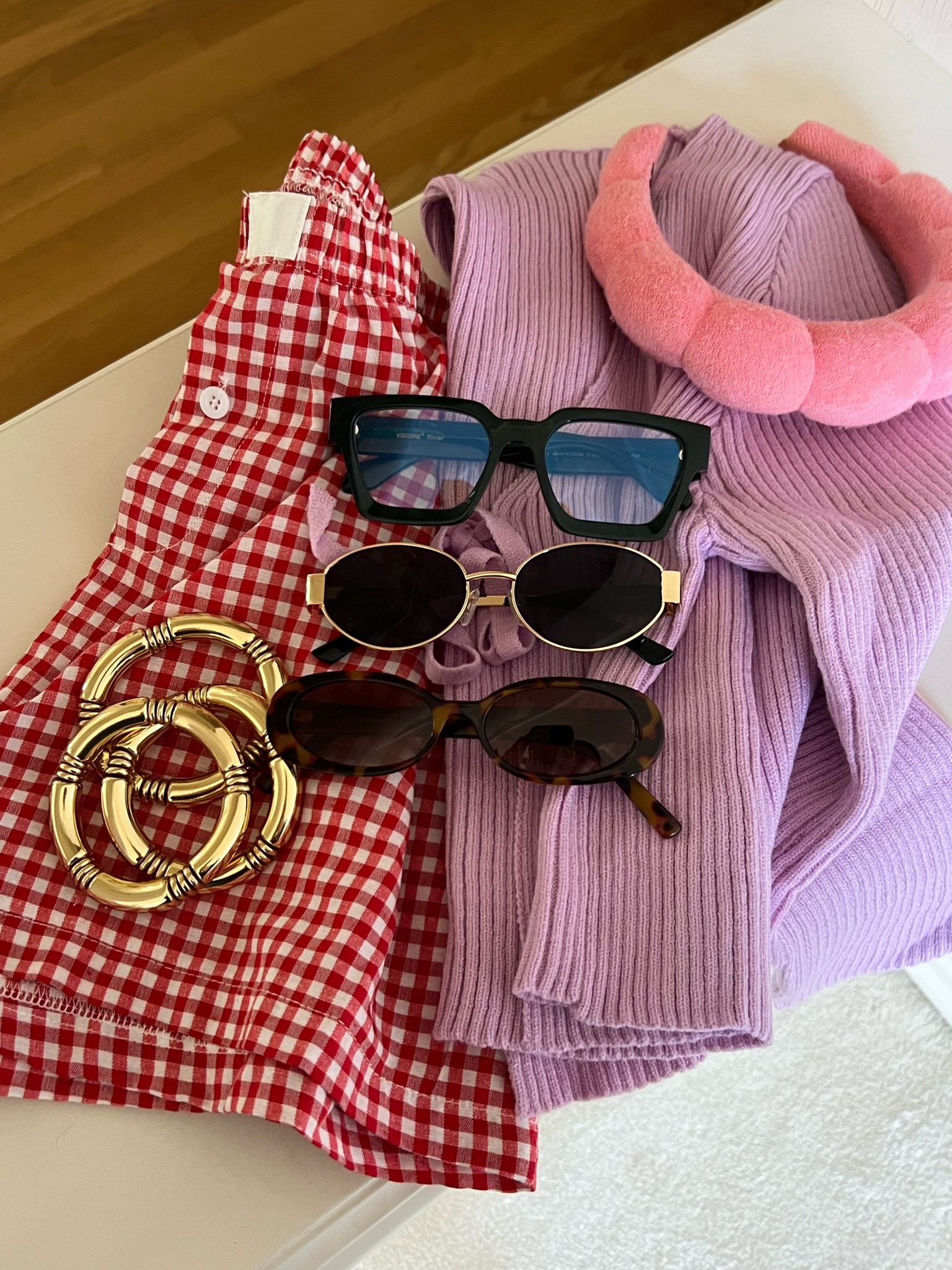 Recent Amazon finds!
Shorts and top size L - went up from my typical size and they both fit great! Love these sunglasses they’re so cute!!
Pack of 3 bracelets 