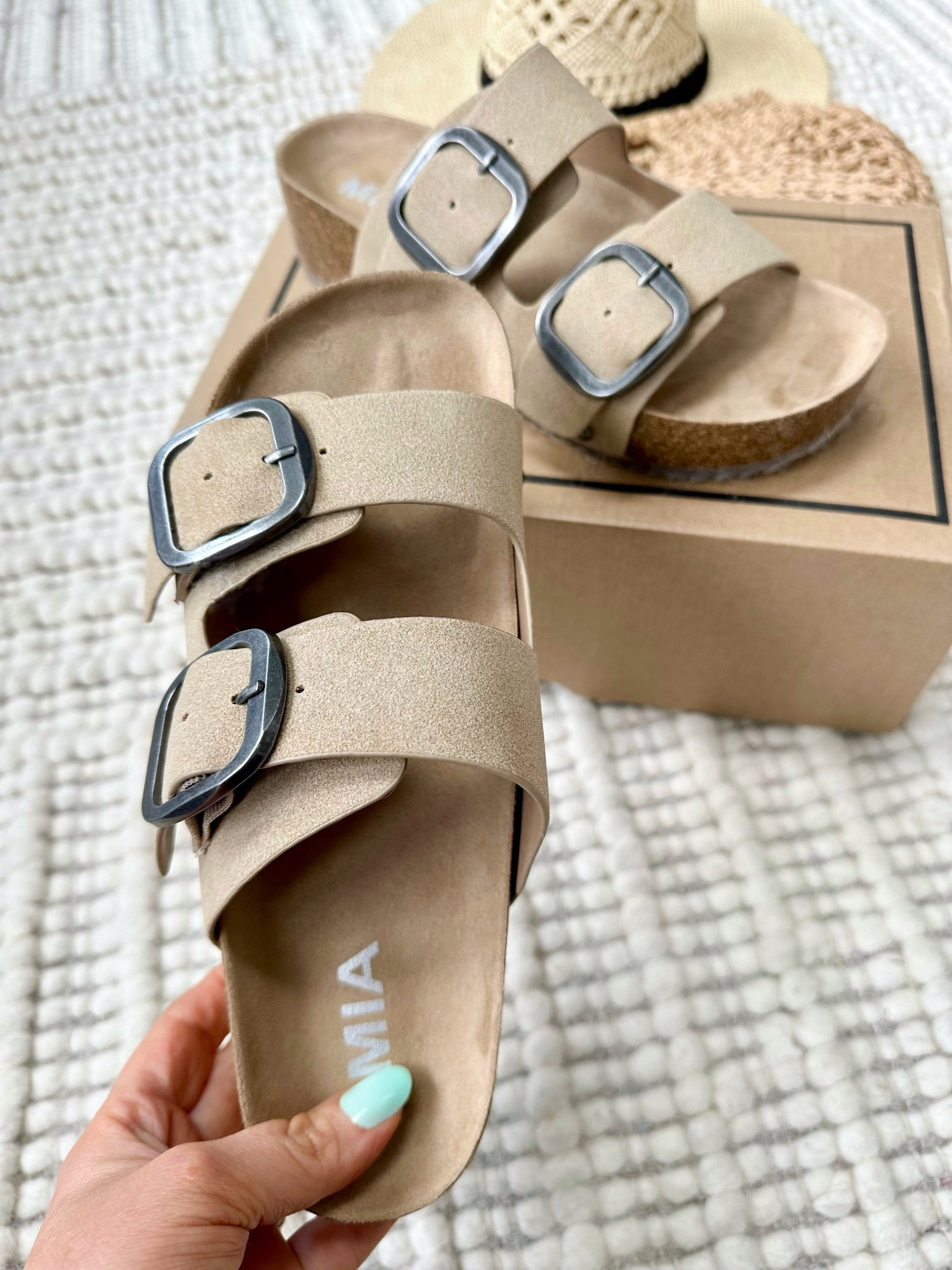 Platform Birkenstock style sandals ! True to size 

Code: march20



#LTKSeasonal #LTKShoeCrush #LTKSpringSale