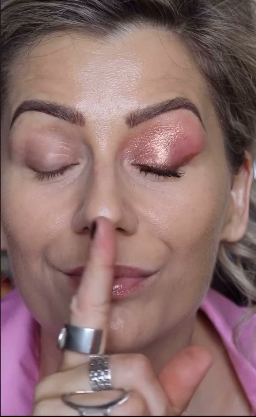 Maquillage yeux 

Fard liquide « NVM » r.e.m.beauty, Fards « Parsec & Aphelion » lethalcosmetics, Crayon « Bite » lhcosmetics, Cloud Mascara sweedbeauty, Photo-Khol Star Waterproof « Sparkling Pearl » sisleyparisofficial

#LTKbeauty #LTKeurope