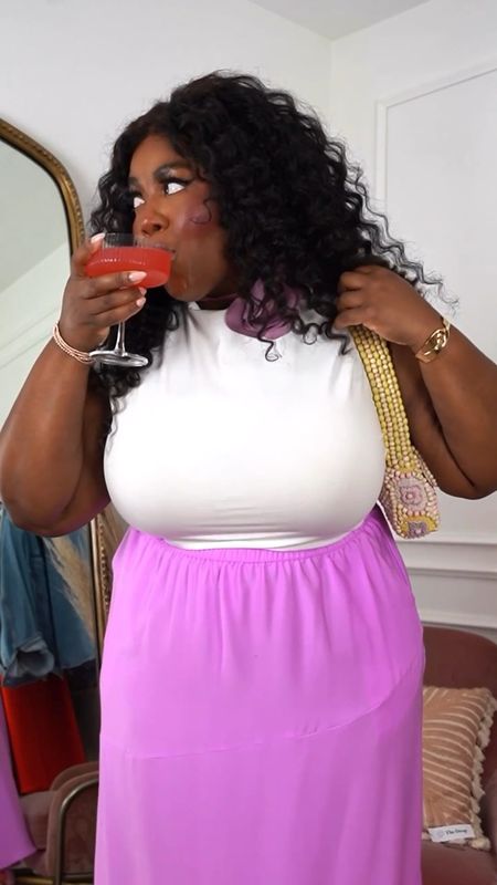 It’s giving Carrie Bradshaw✨ Seriously this look is iconic. That purple, I mean come on! I’m obsessed 🤍

Wearing XXL

plus size fashion, spring dresses, wedding guest dress, graduation dress, summer outfit inspo, style guide, plus size fashion, sale alert

#LTKFindsUnder100 #LTKPlusSize #LTKFindsUnder50