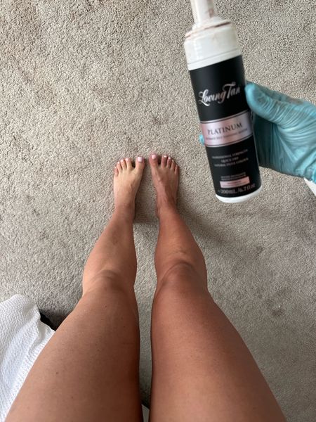 tanning day! This is beyond my fav self tanner! I use vinyl gloves to apply it and it saves so much product!

Self tanner, tan, tanning products, summer tan, bronze 

#LTKU