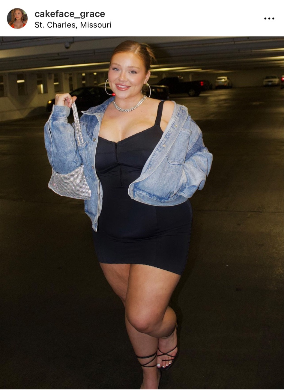 Can’t find jacket or bag any more 😭
Dress- XL
Shoes- size 8
