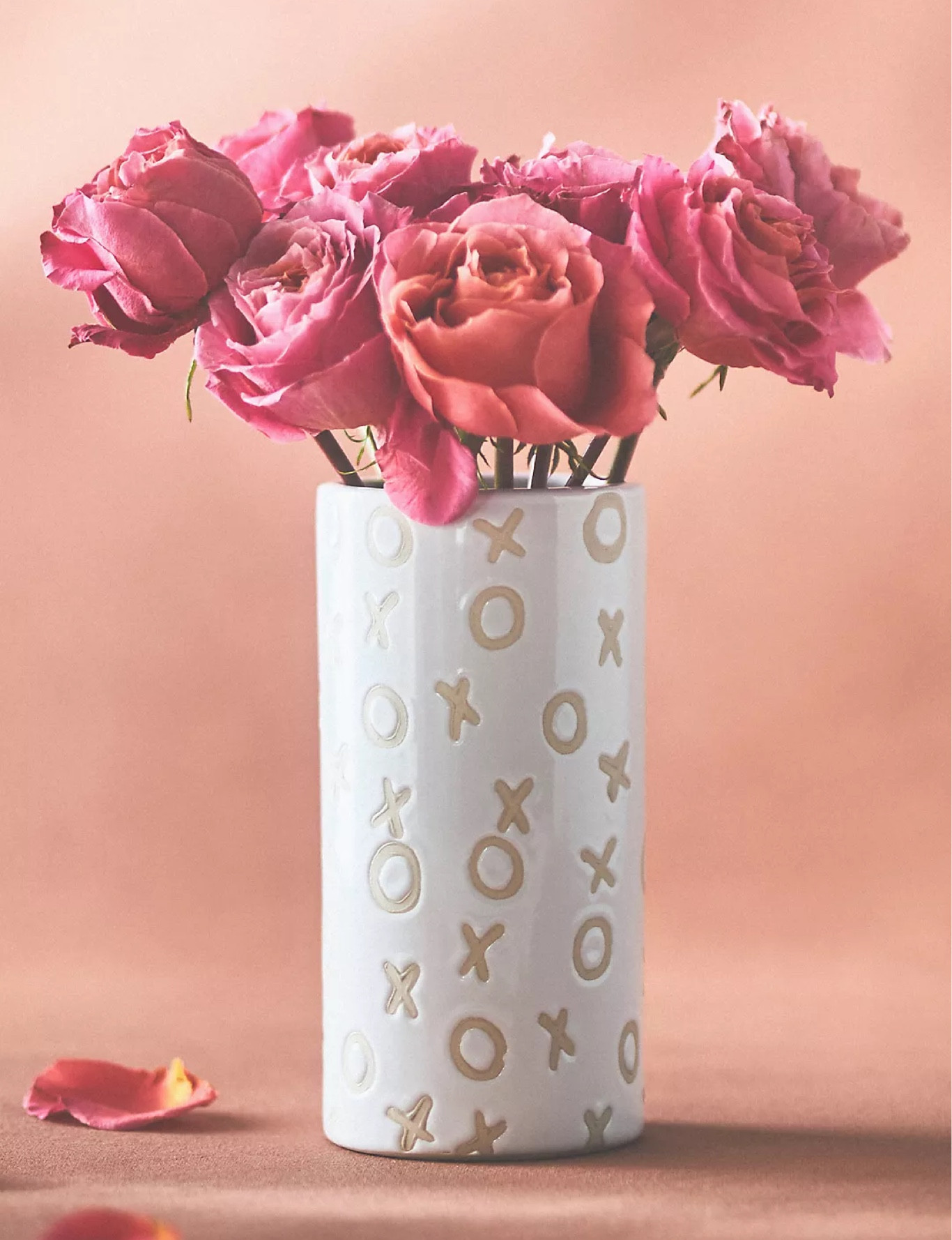 💋XOXO - such a cute vase! 

#LTKfindsunder50 #LTKSeasonal #LTKGiftGuide
