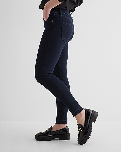 Mid Rise Dark Wash Raw Hem Skinny Jeans | Express