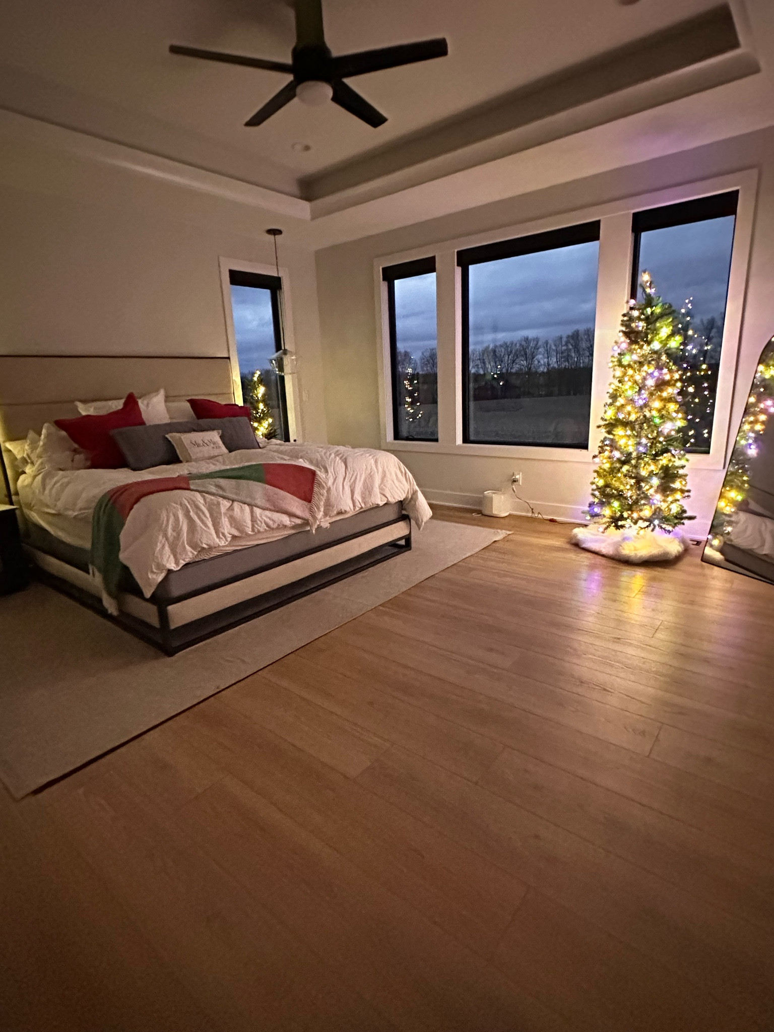 Simple but cute Christmas Bedroom decor 

Red Christmas decor, green Christmas decor 

#LTKHome #LTKSeasonal #LTKHoliday