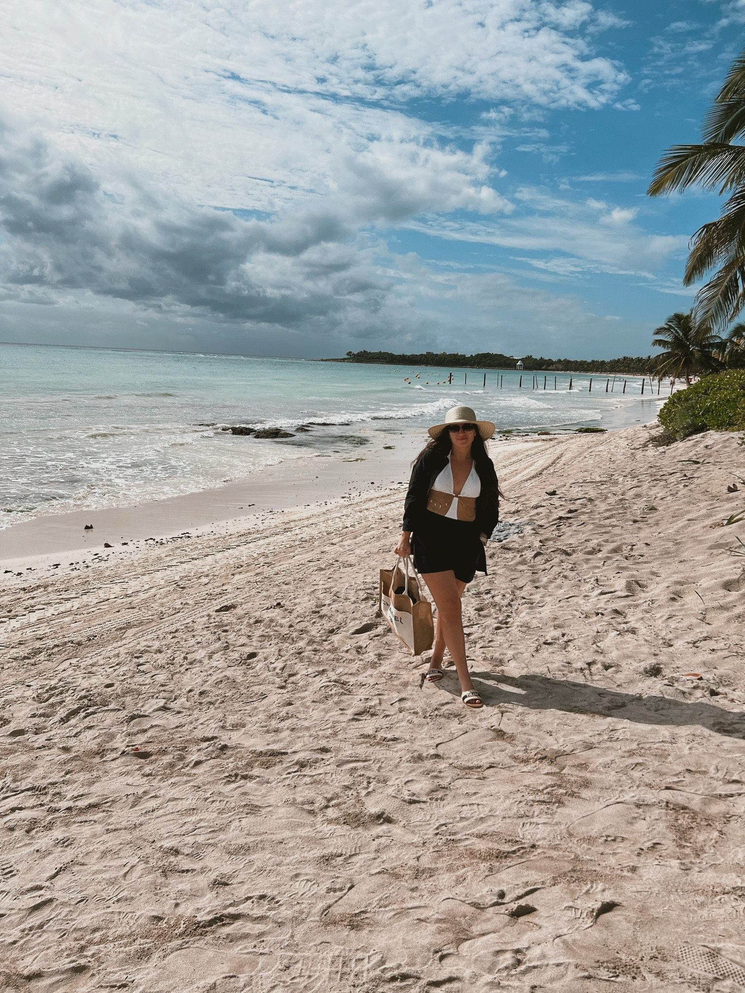 Did you even go on your honeymoon if you didn’t wear the STEVE MADDEN LOCATION SANDALS? 


Steve Madden sandals
Steve Madden 
Steve Madden location sandals
Steve Madden tulum sandals 
Tulum
Tulum vacation 
Tulum honeymoon 
Tulum resort wear 
Tulum sandals
Vacation outfits 
Honeymoon outfits 
Resort wear
Resort outfits 
Mexico outfits 
Tulum outfits 
Mexico vacation outfits 
Tulum honeymoon outfits 
UNICO TULUM 

#LTKshoecrush #LTKfindsunder50 #LTKstyletip