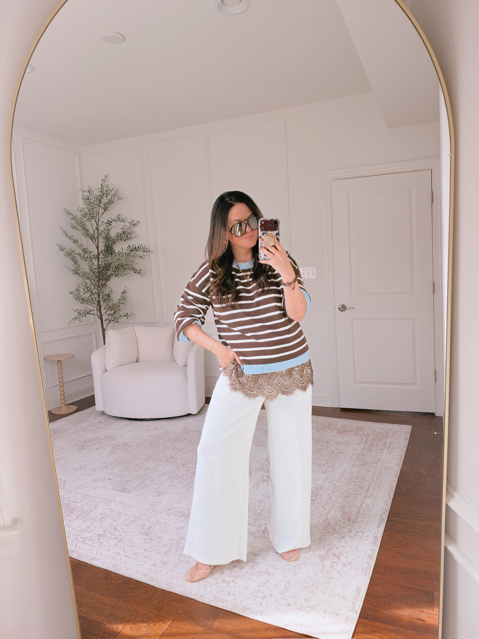 Wearing an XL in the sweater and the pants 

 #LTKSeasonal #LTKMidsize