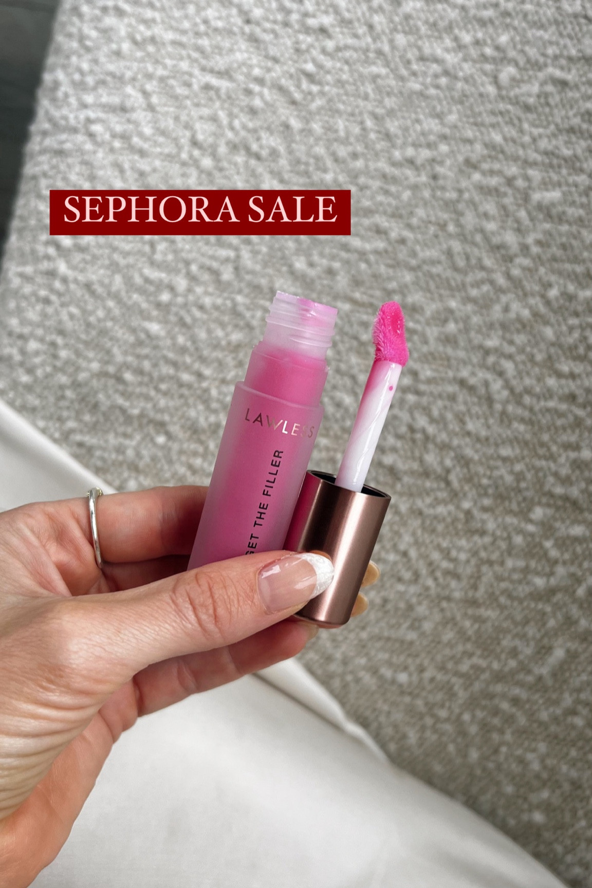 Must have lip plumping gloss!

Lip gloss, lip plumper, plumping gloss, favorite lip gloss, lawless, Sephora, Sephora sale, Sephora sale finds, Sephora sale picks, Sephora sale must haves

#LTKHolidaySale #LTKHoliday #LTKbeauty
