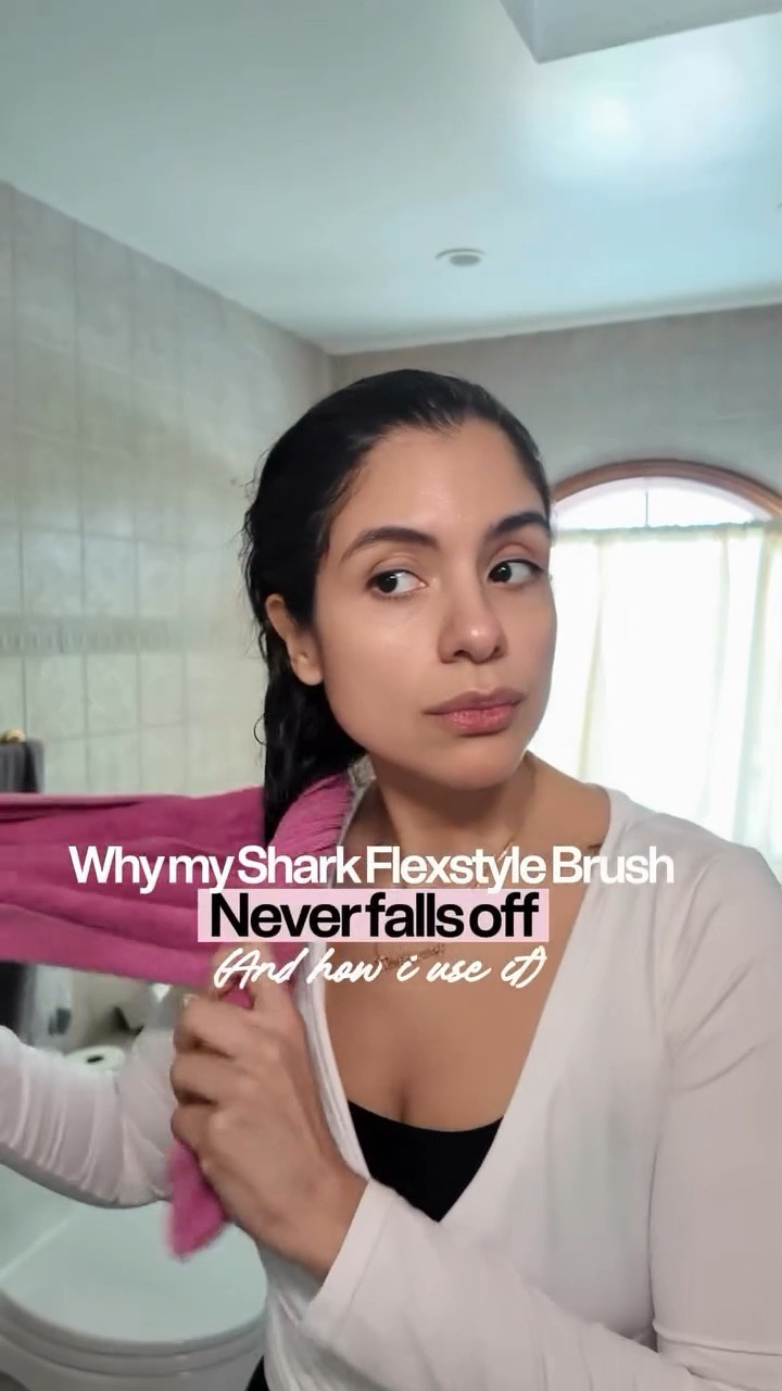 Thick hair girls, this one’s for you.
I’m showing exactly how I use my @sharkbeauty Shark Flex Style to dry my hair, add volume, and get that soft, bouncy finish — without the brush falling off.
Technique matters. Products matter. And yes… doing your own hair is the real upper body workout 💪🏽

I’ve had this tool since 2022 and it’s still one of the best investments I’ve made for my hair. If I can do it with thick hair, you can too.

💬 Comment “HAIR” if you want the links to all the products I used.

Save this for your next wash day ✨

@kerastase_official 
@harmonizebeautyco 
@johnfriedaus 
@lorealparis 
@odelebeauty 

#hair #hairstyles #sharkflexstyle #explore #pelo #latina #hair products
