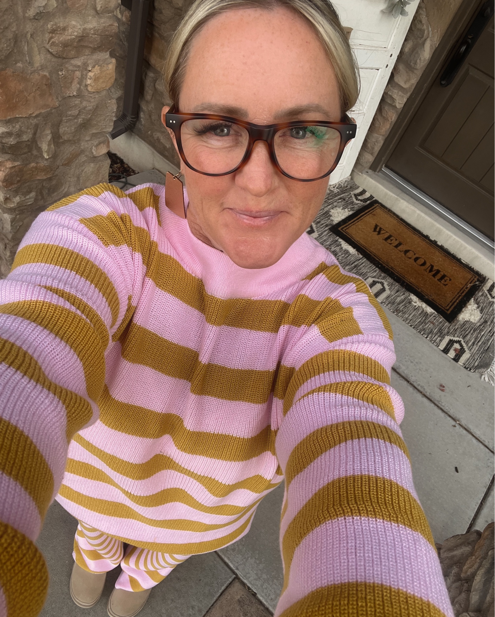 🩷💖this sweater set is perfection! So so soft, so cute + perfect for fall or holiday comfies! + it comes in more colors at a great price!! a perfect gift or holiday comfy set!
.
#amazon #sweaterset #sweaterweather #stripes #stripedset #pinkandgold #casualandcute #comfyset #giftidea 

#LTKFindsUnder50 #LTKSeasonal #LTKMidsize