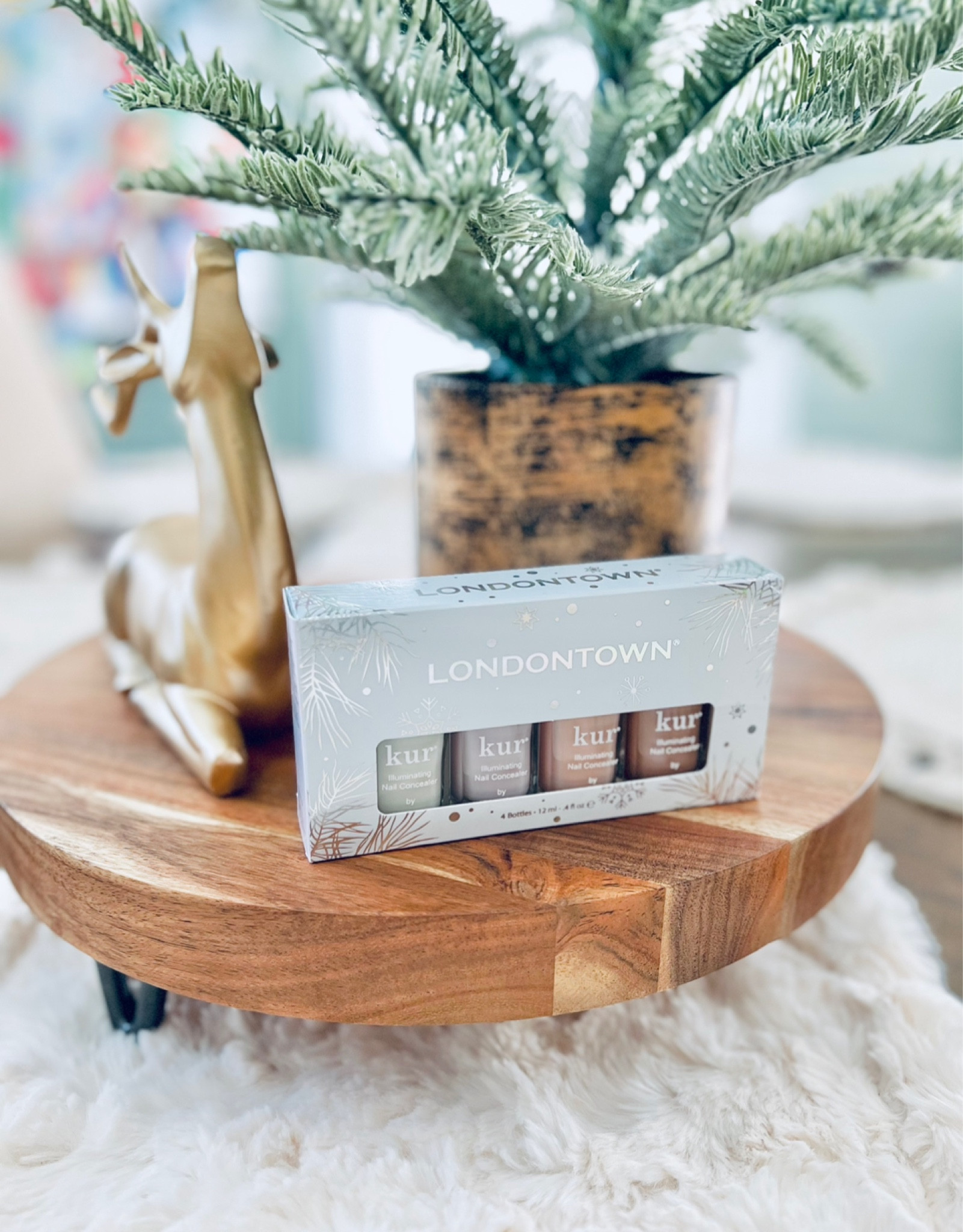 These are such pretty nail colors for winter 💅🏼

#beauty #giftidea #londontown

#LTKHoliday #LTKGiftGuide #LTKbeauty
