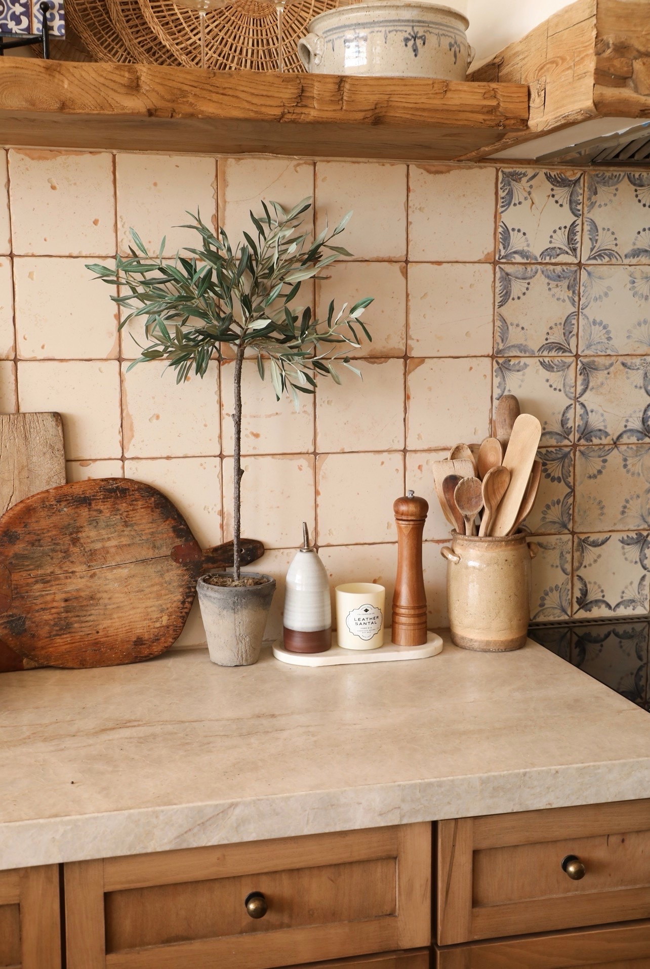 Simple kitchen countertop styling. #kitchendecor #kitchen #homedecor #rusticdecor

#LTKHome