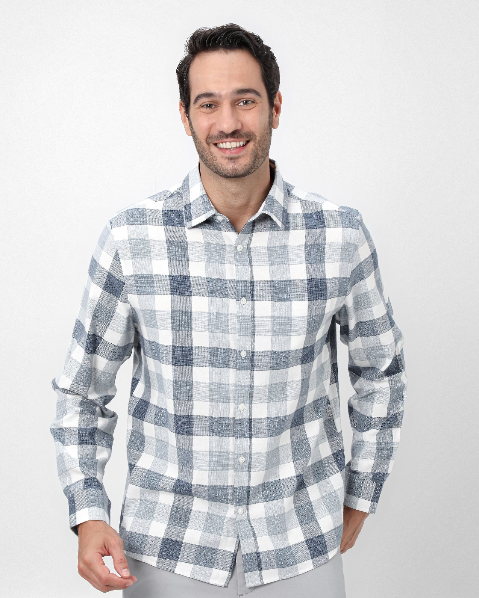 Camisa masculina com bolso manga longa xadrez branca | Pool by Riachuelo | Riachuelo (BR)