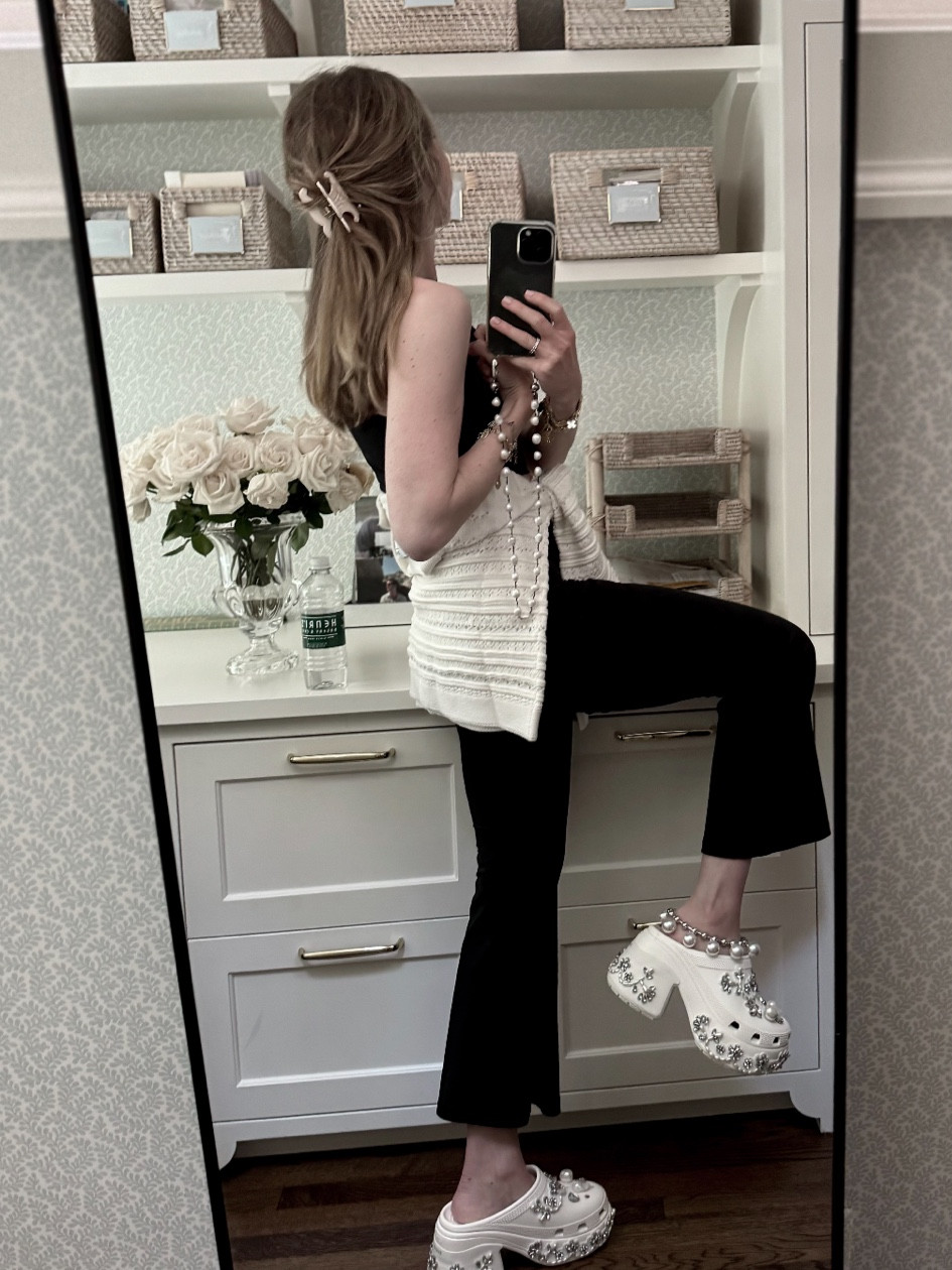 The perfect easy outfit! Wearing my favorite La Ligne sweater!