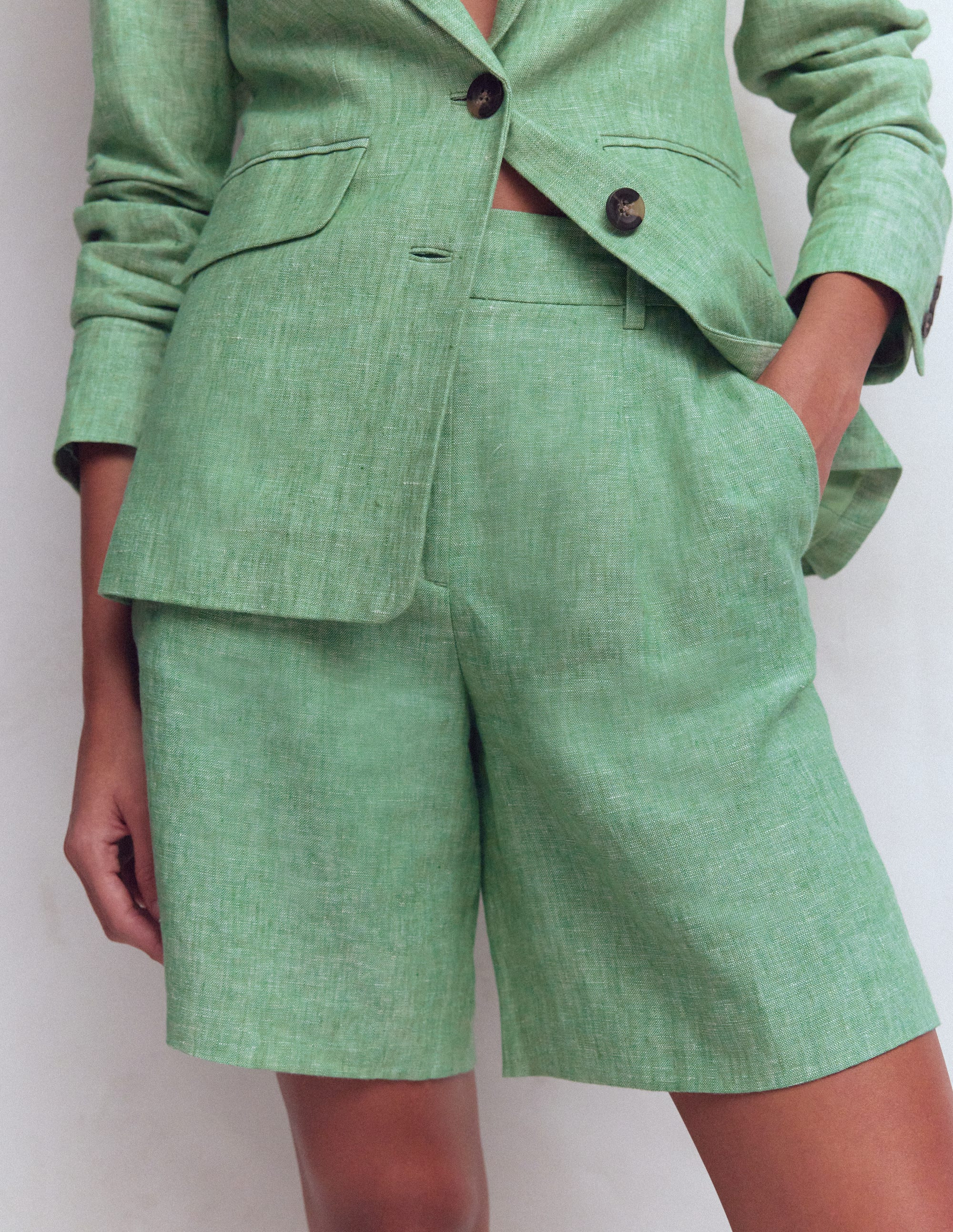 Kensington Linen Shorts-Aloe Green Chambray | Boden (US)