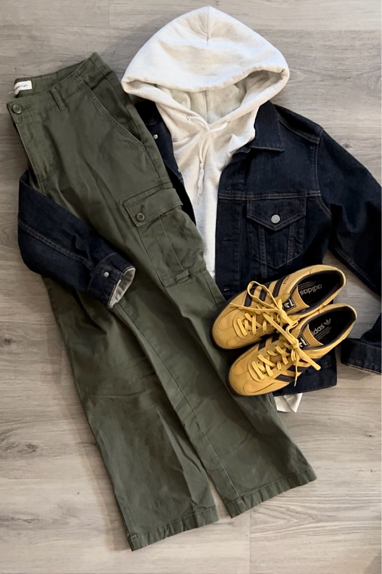 Great date night outfit with Jean jacket and cargo pants. 



#LTKMens #LTKShoeCrush #LTKStyleTip