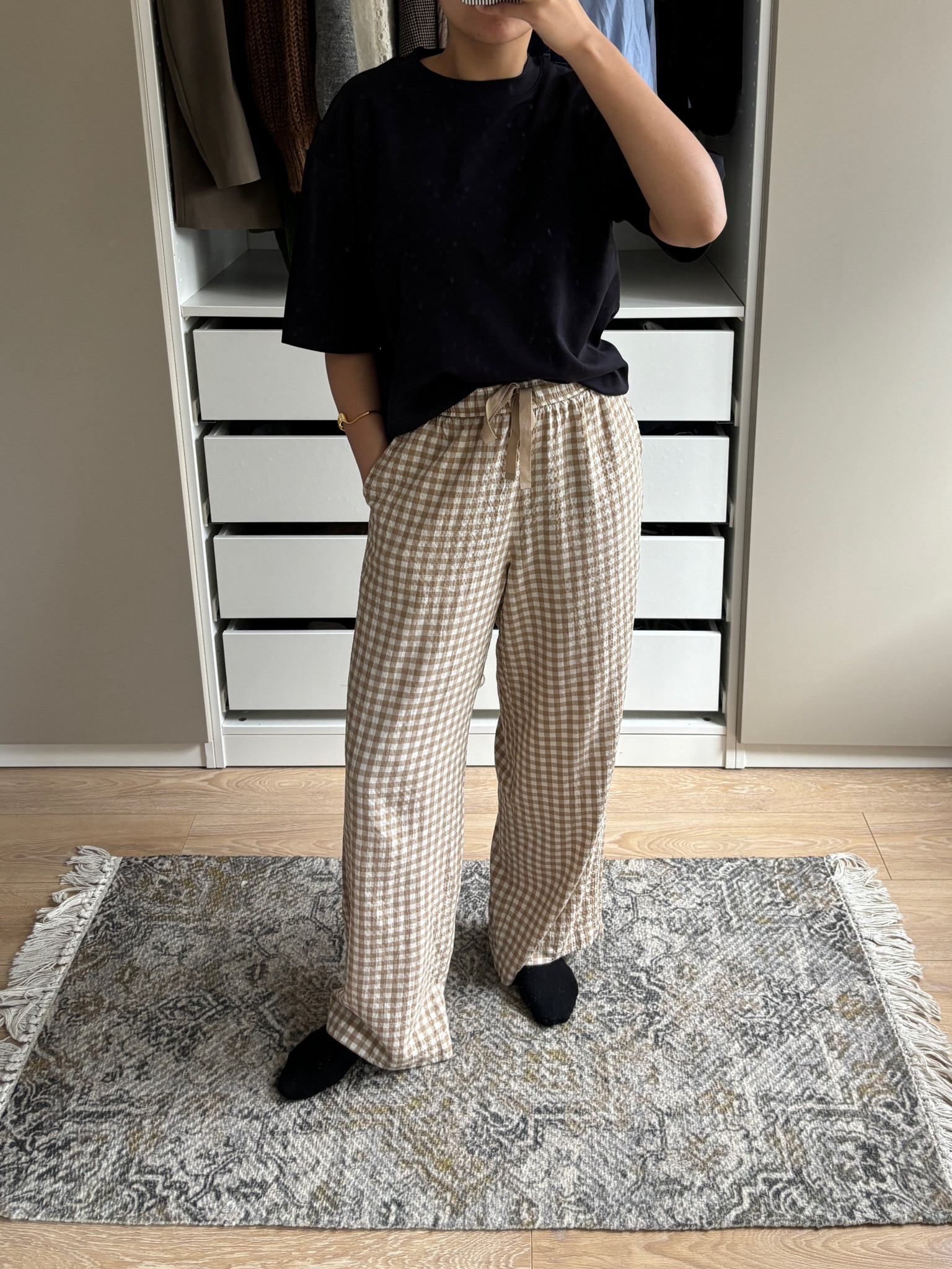 spring summer outfit inspo, casual outfit, checkered trousers, white beige trousers, loose linen trousers, casual slouchy trousers, uniqlo, t shirts, mens airism crew neck t shirt, black t shirt, summer t shirt staple, basic t shirt 

#LTKeurope #LTKfindsunder50 #LTKSeasonal
