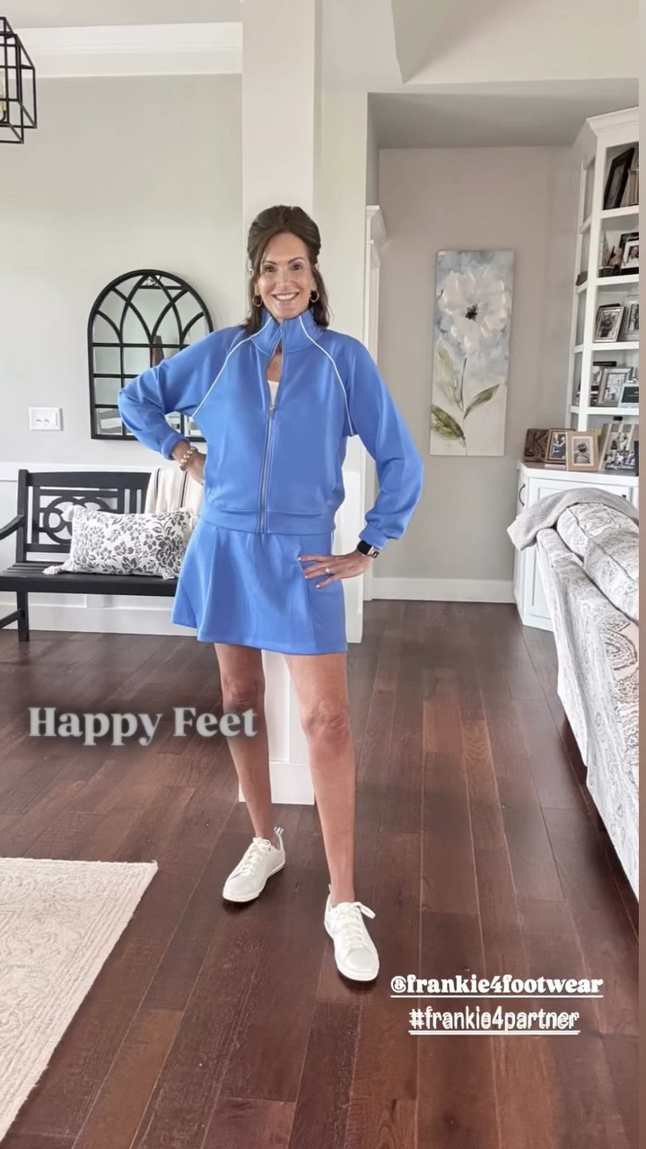 Shoe discount - F4_ANNIE

THE MOST comfortable shoes! Designed by a podiatrist and require zero break-in time! 

Jacket & Skort, linen shirt & shorts discount : ANNIEKXSPANX 
Jacket -L
Skort - m
Linen shirt- medium 
Linen shorts - medium 
White short sleeve top - medium 
Linen blend pants - medium 
Tank - medium 
White denim shorts - 29 

#LTKMidsize #LTKActive #LTKTravel