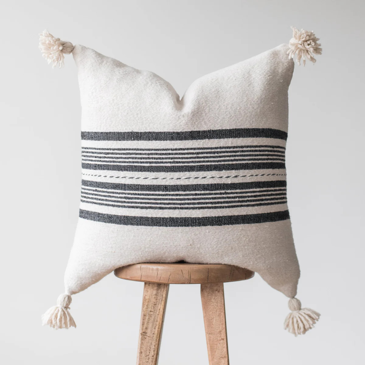 Essa - 22" Moroccan Pillow Cover | Woven Nook