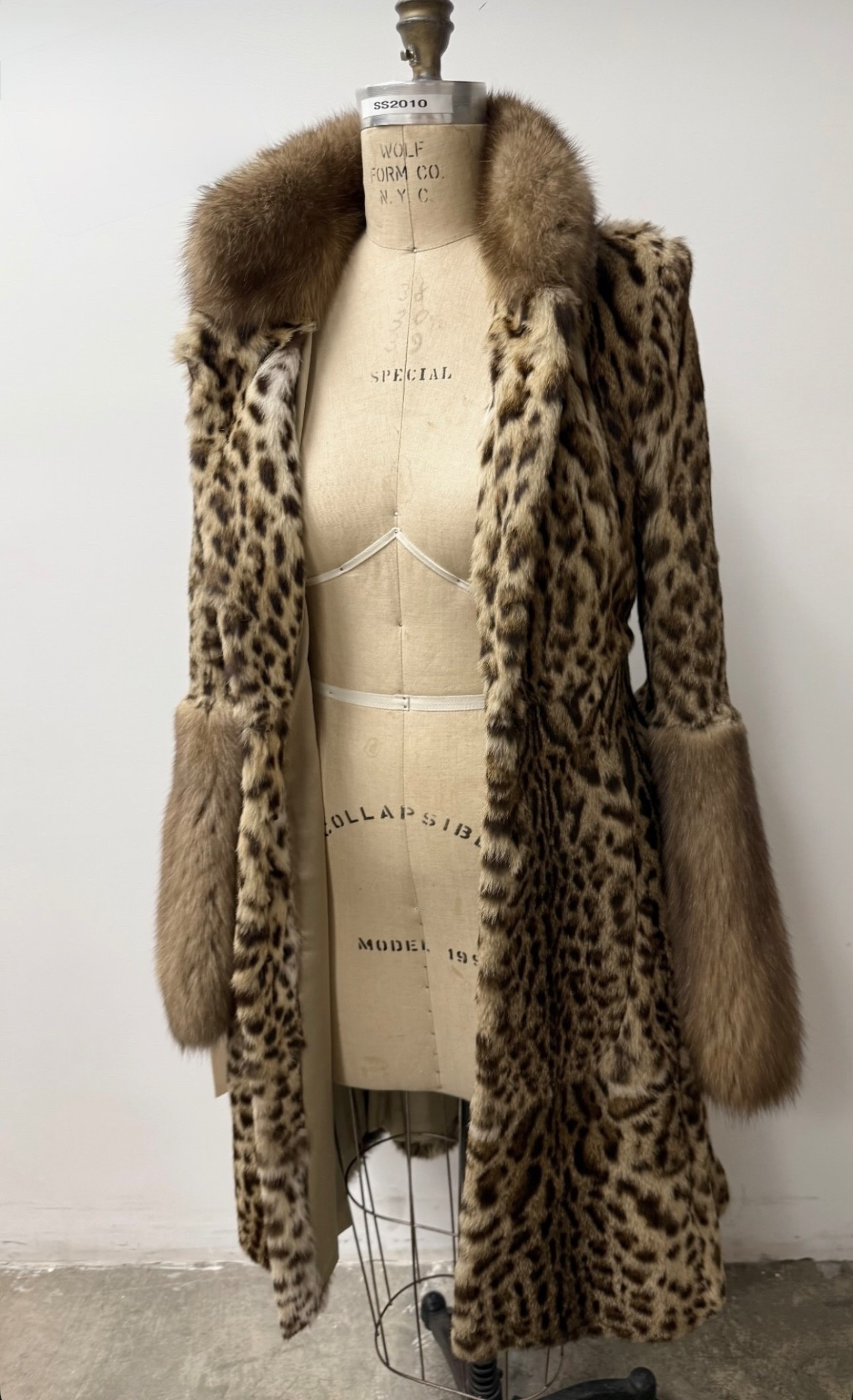 Vintage catching my eye! 

#LTKSeasonal #LTKselfcare #LTKHoliday