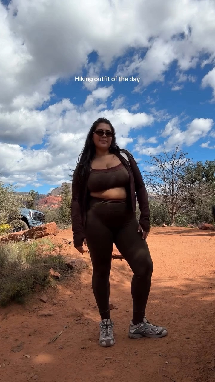 Who said you can’t look cute and hike? 
@setactive 

#hikingoutfits #outfitinspo #fashiontiktok #sedonaarizona #fashioncontentcreator