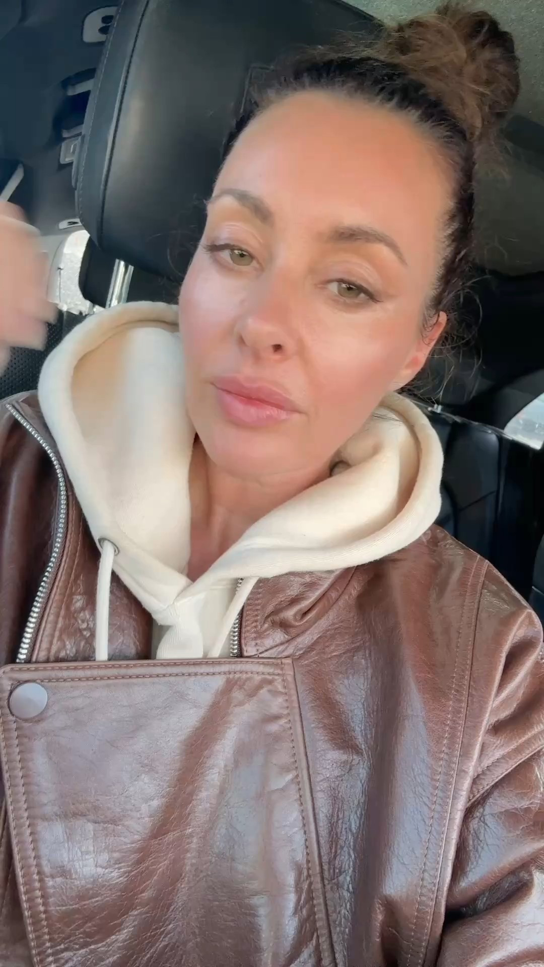 Slouchy on slouchy wearing size medium in sweatshirt and coat. Size down if you want a less oversized look  

#LTKFindsUnder100 #LTKStyleTip #LTKActive