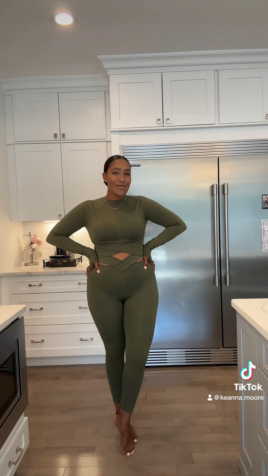 This set is just that good! It’s super soft, fits like a glove and let’s not forget the crisscrossed detail!! 

#LTKfitness #LTKFind #LTKstyletip