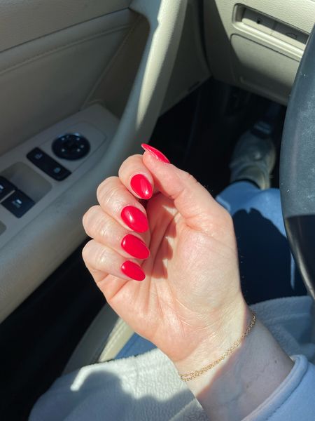 red nail polish for spring and summer! love that it’s not too orange not too red ❤️🦐

#LTKbeauty #LTKfindsunder50 #LTKstyletip