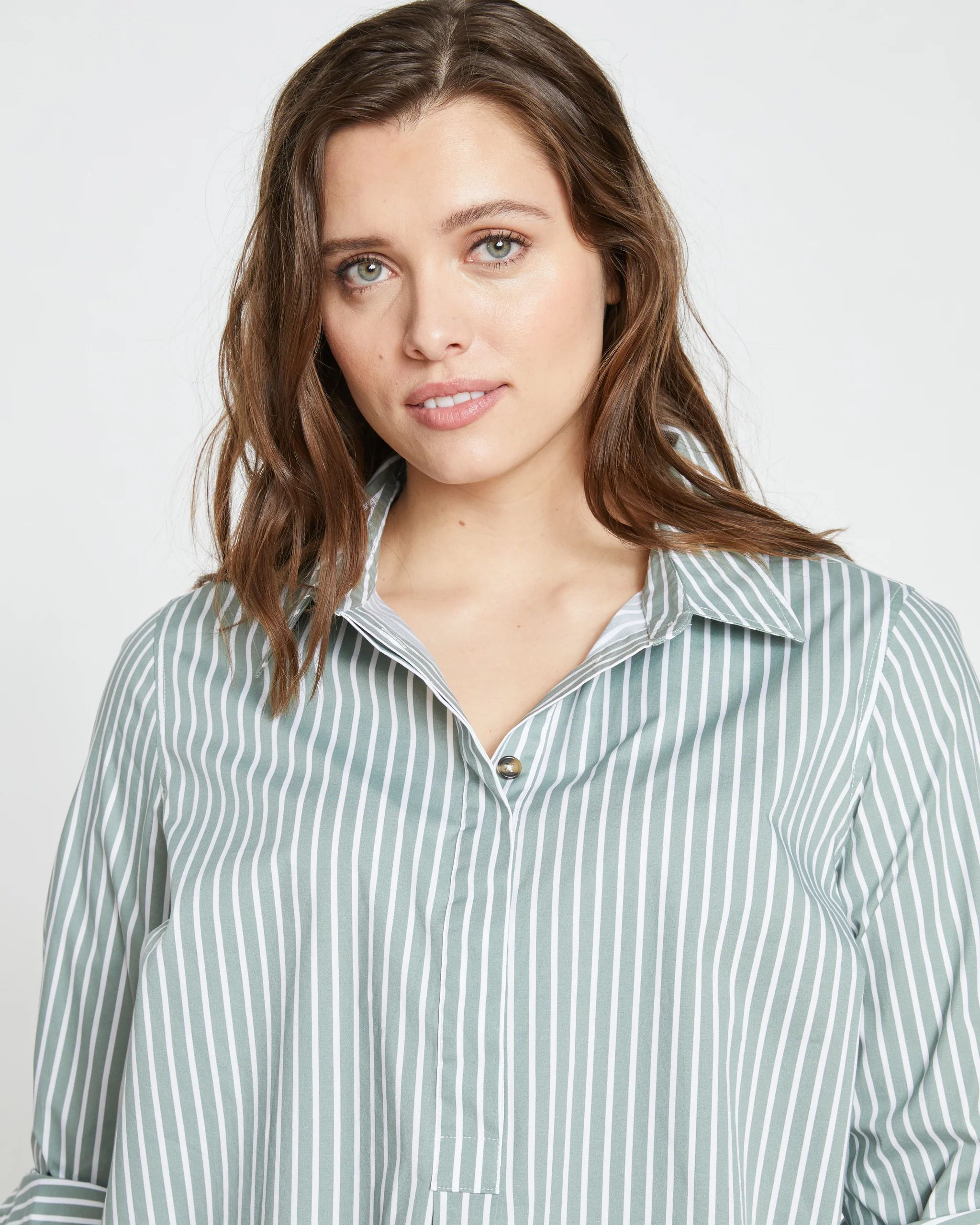 Elbe Popover Stretch Poplin Shirt Classic FitSage/White | Universal Standard