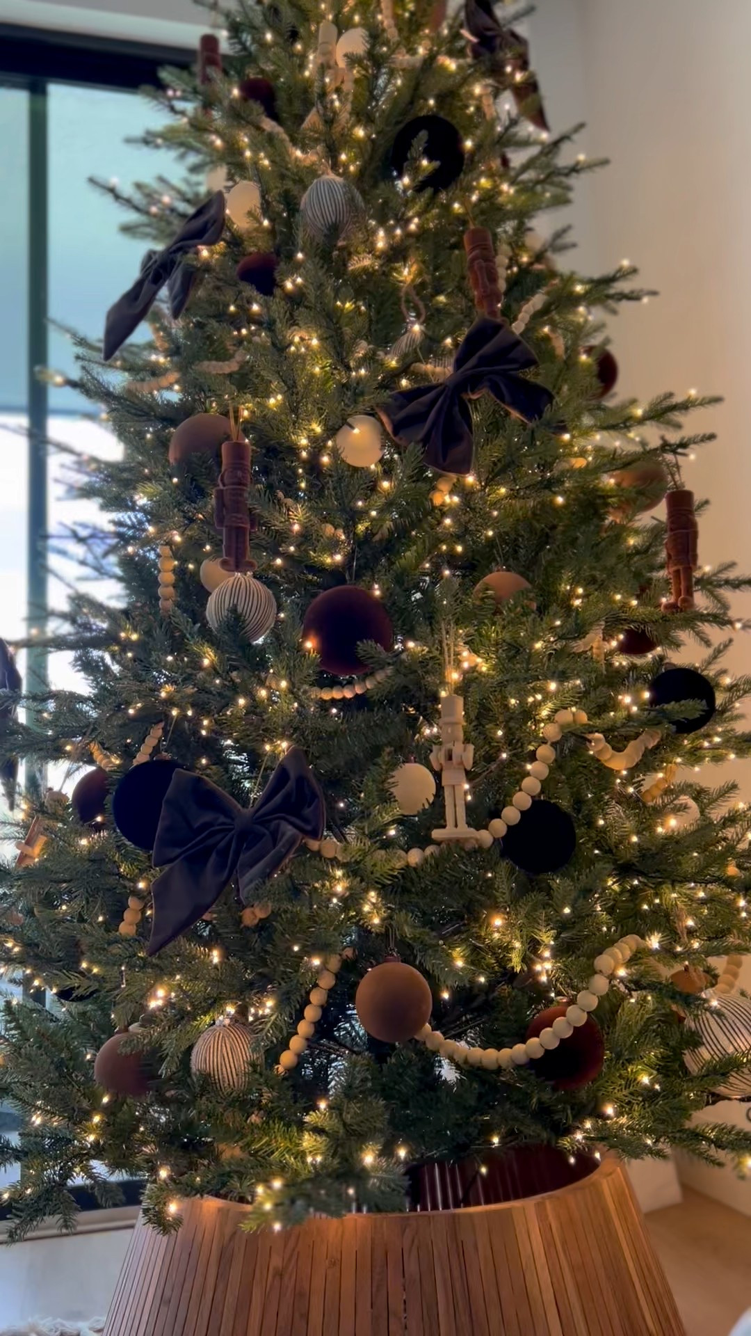 ✨ “Meet the viral Christmas tree everyone’s searching for! 🎄 The Grand Duchess 7.5ft LED Pre-Lit Tree (T27) from Home Depot is the holiday showstopper — easy setup, remote control, and stunning white or colorful lights with multiple patterns. A must-have for your holiday decor!” ✨

#viralchristmastree #homedepotholidaydecor #prelitchristmastree


#LTKHome #LTKSeasonal