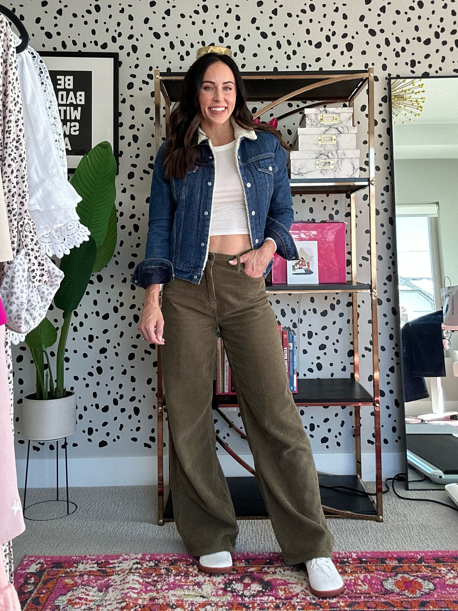 Another casual look I’m loving these days!