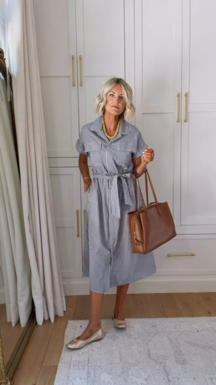 This dress is such a classic staple for teacher workwear 👏🏼 wearing XS.

Loverly Grey, Banana Republic Factory, teacher dress, teacher workwear, teacher outfit ideas

#LTKootd #LTKSeasonal #LTKWorkwear