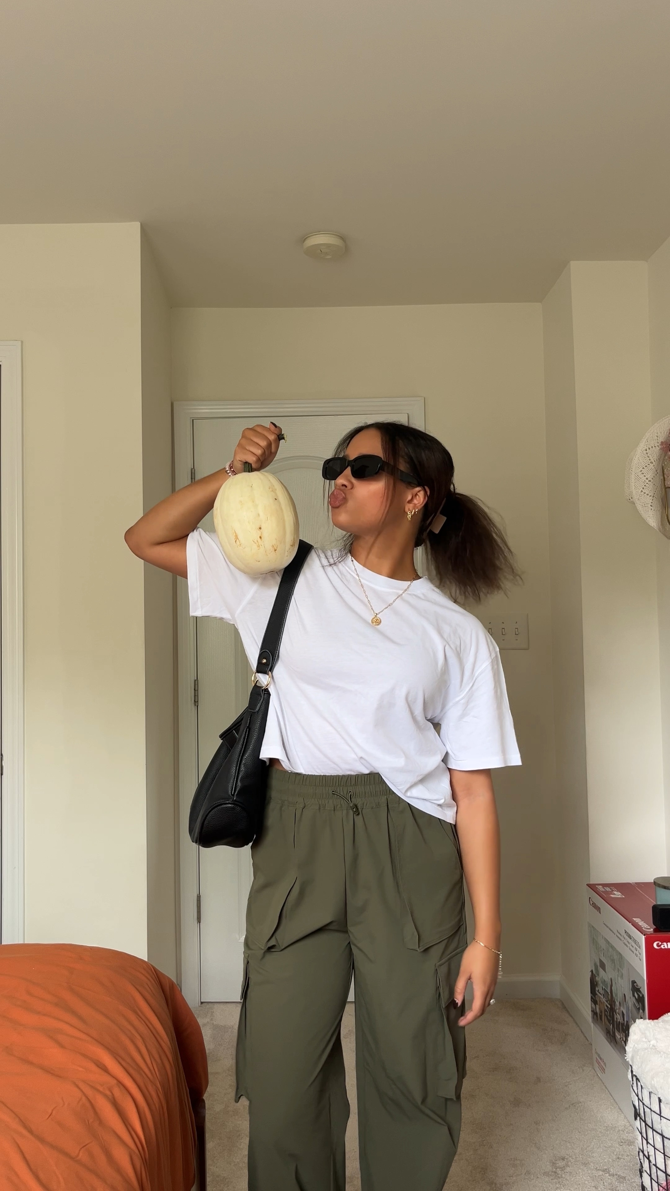 One of my favorite fall outfits yet! It’s giving cool girl vibes for any fall activity you’ve got this year! I linked the Fabletics top, but they didn’t have white so I also linked a similar and cheaper one! Wearing size M in both the top and pants!

#LTKVideo #LTKSeasonal #LTKFallSale