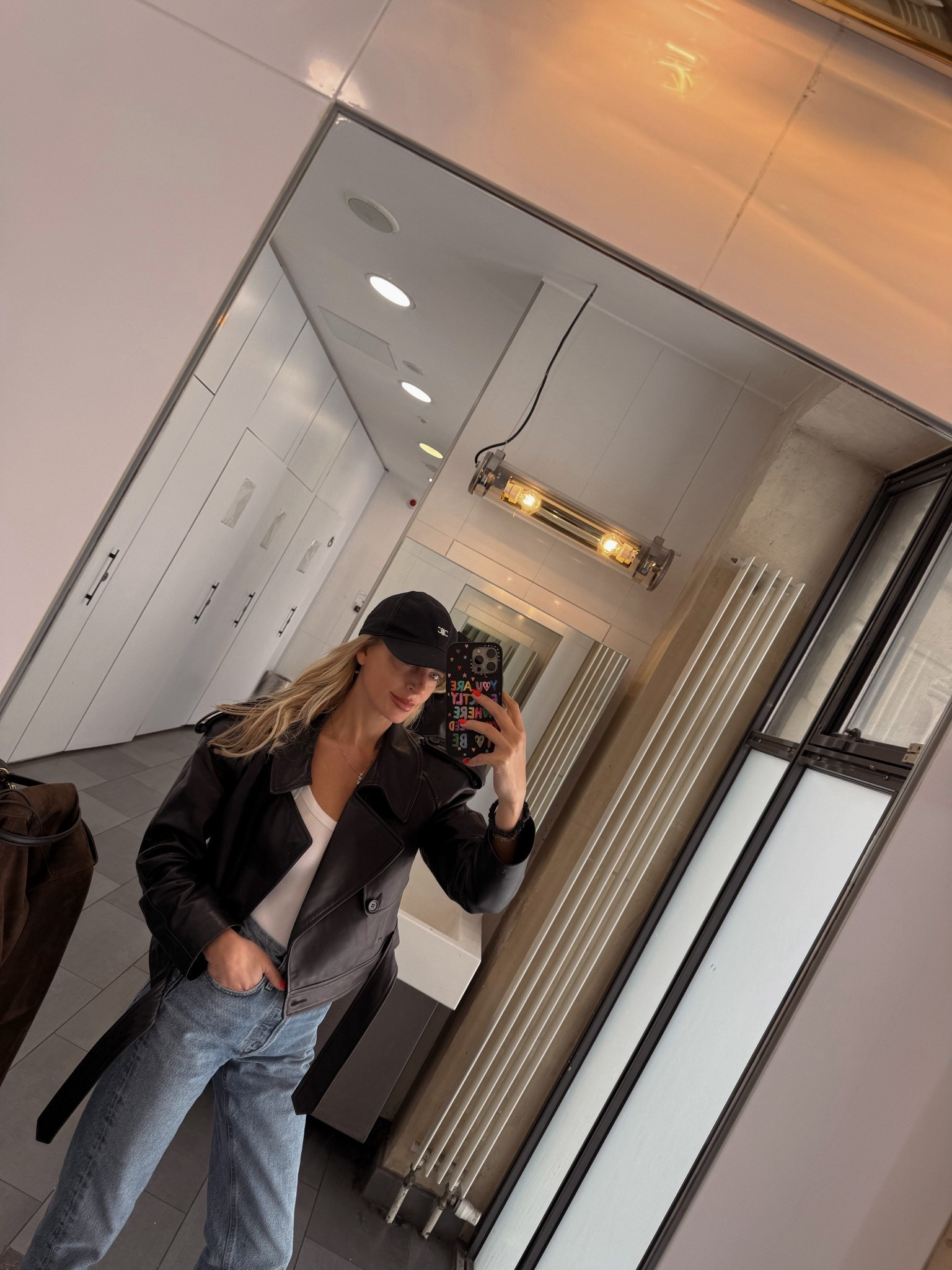 Travel look Zara strappy tank bodysuit, l Cuppini leather jacket Daria, Agolde 90s jeans 