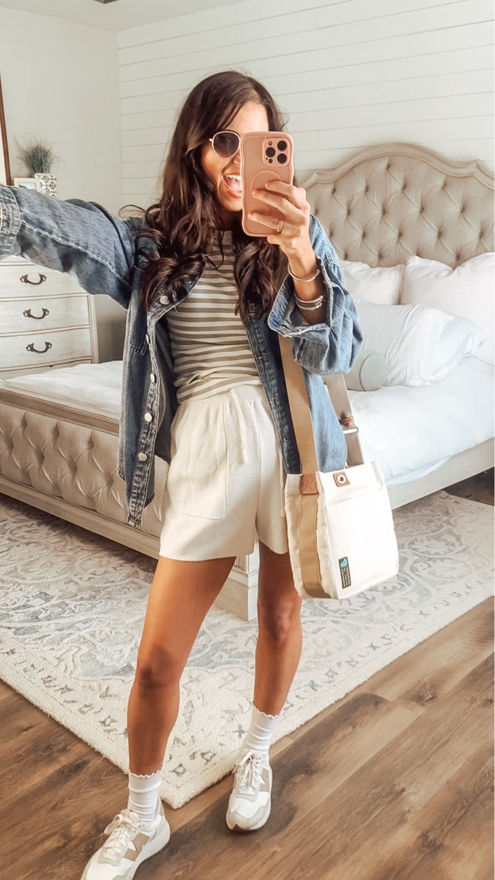 As a mom of 3 preschoolers, my bag situation is a little intense these days. 👩👜👯‍♀️👦 I need something that can hold up with my lifestyle and still look classy + put together. ✨

I have been grabbing this @dooneyandbourke Canvas Crossbody nonstop lately on my way out the door. It’s lightweight, durable, and just easy to style. 🤍

Linked in stories & bio ✨

#ad #dooneyandbourke #mombag #mompurse #dooney