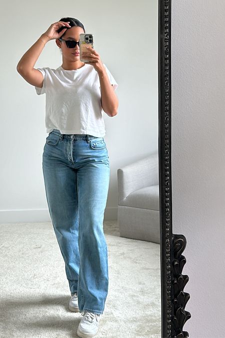 casual jeans and t-shirt combo perfect for summer fashion 🤍 wearing a size 28 in the jeans and a medium for the top! 

#LTKTravel #LTKStyleTip #LTKU