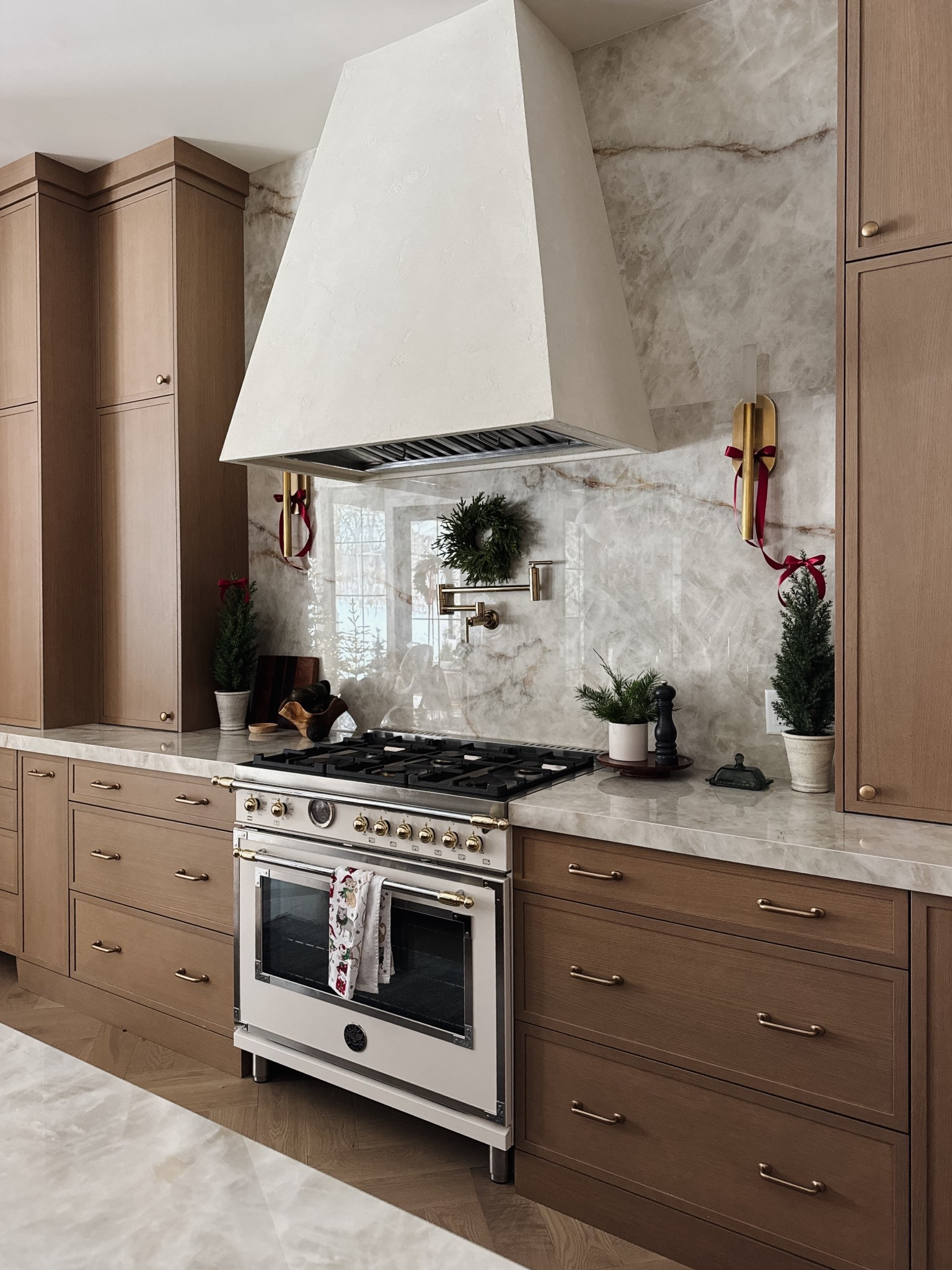 Kitchen holiday styling 

#LTKSeasonal #LTKHome #LTKHoliday