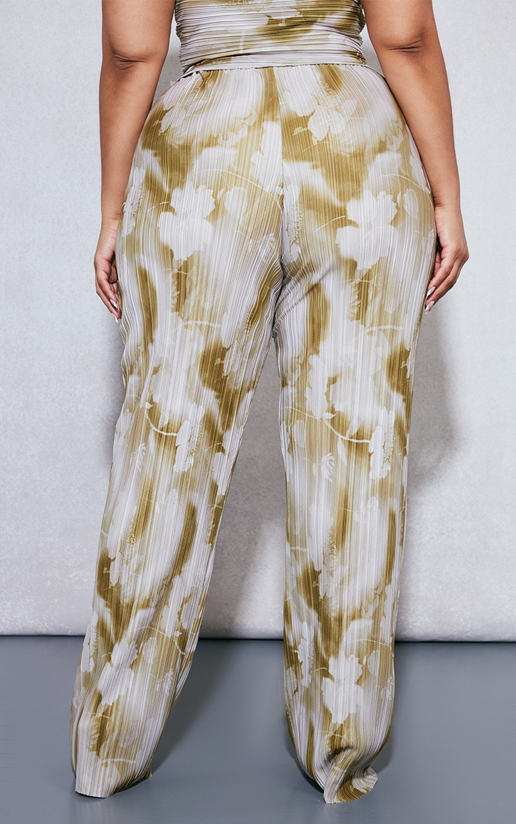 Plus Brown Ombre Floral Plisse Straight Leg Pants | PrettyLittleThing US