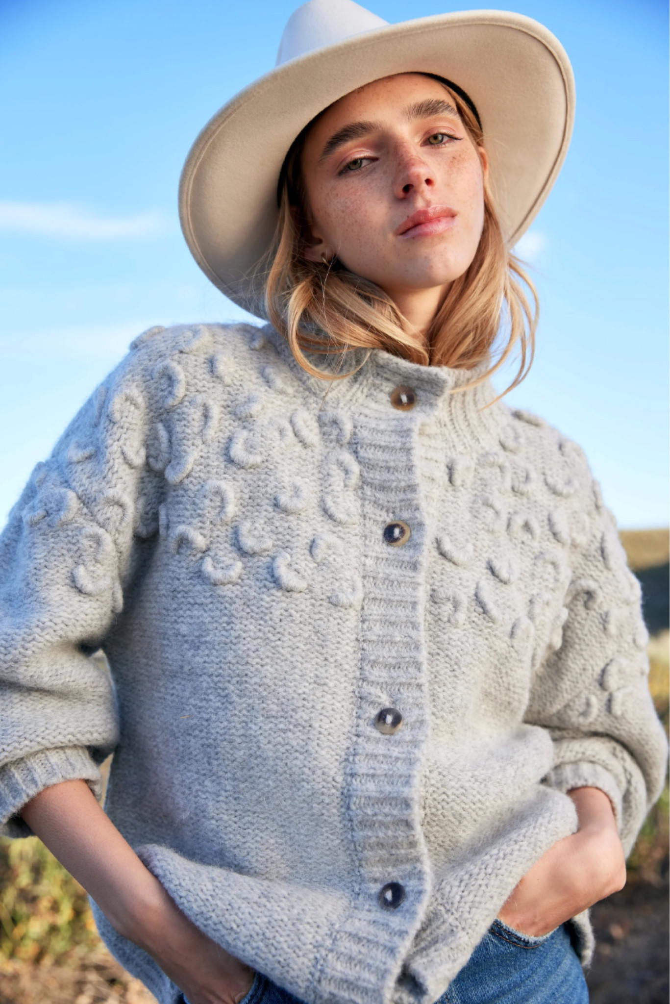 Slow fashion, high quality handmade wool cardigan available in two perfect Fall colors: grey and off-white