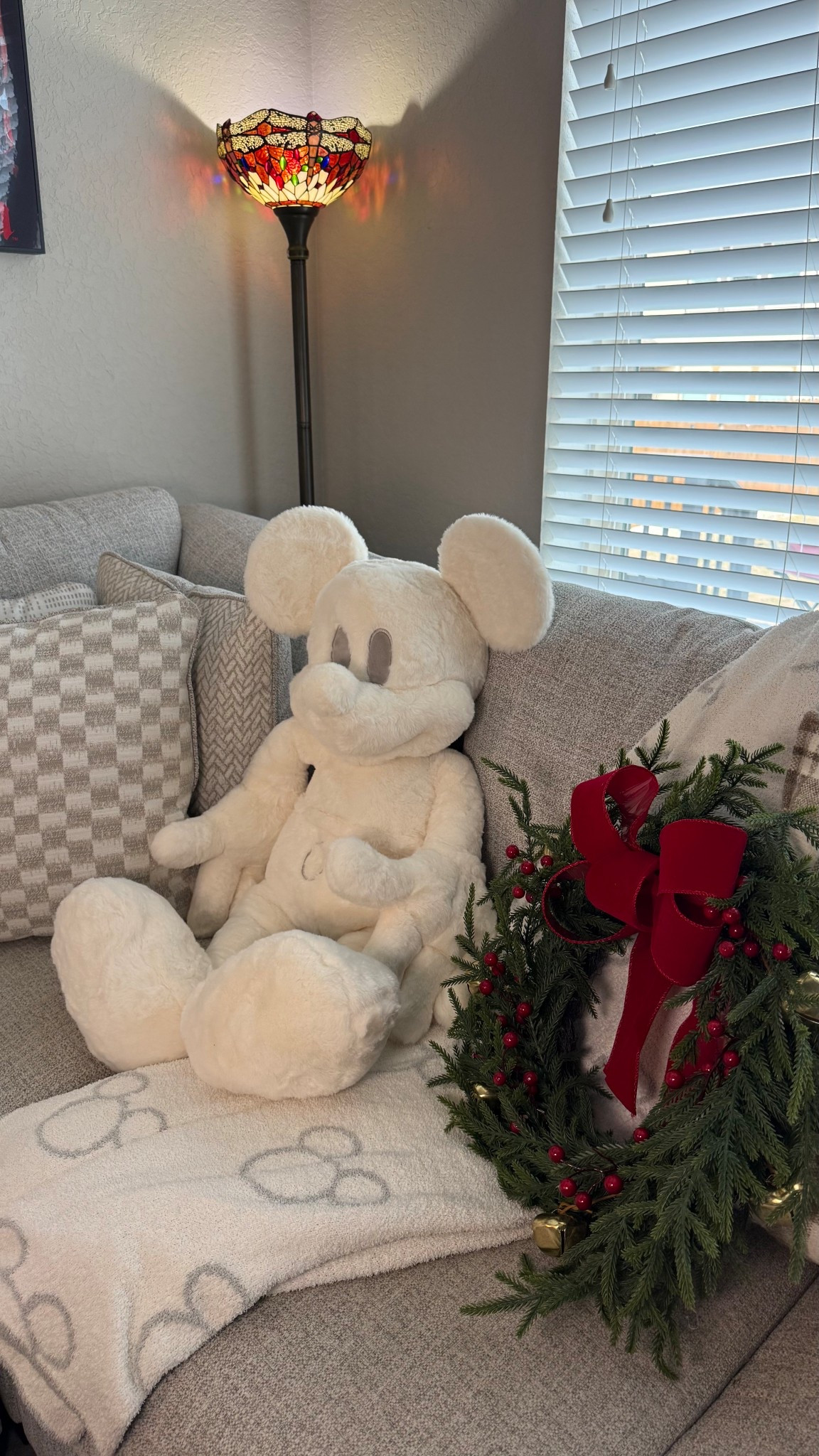 Disney Christmas Decor


Wreath will be hung up (lol) 
Tried to link a similar blanket (the one linked has red accents) mine is from last year and similar style of wreath without the berries 

#disneychristmasdecor
#disneyhome #subtledisneydecor 

#LTKHoliday #LTKGiftGuide