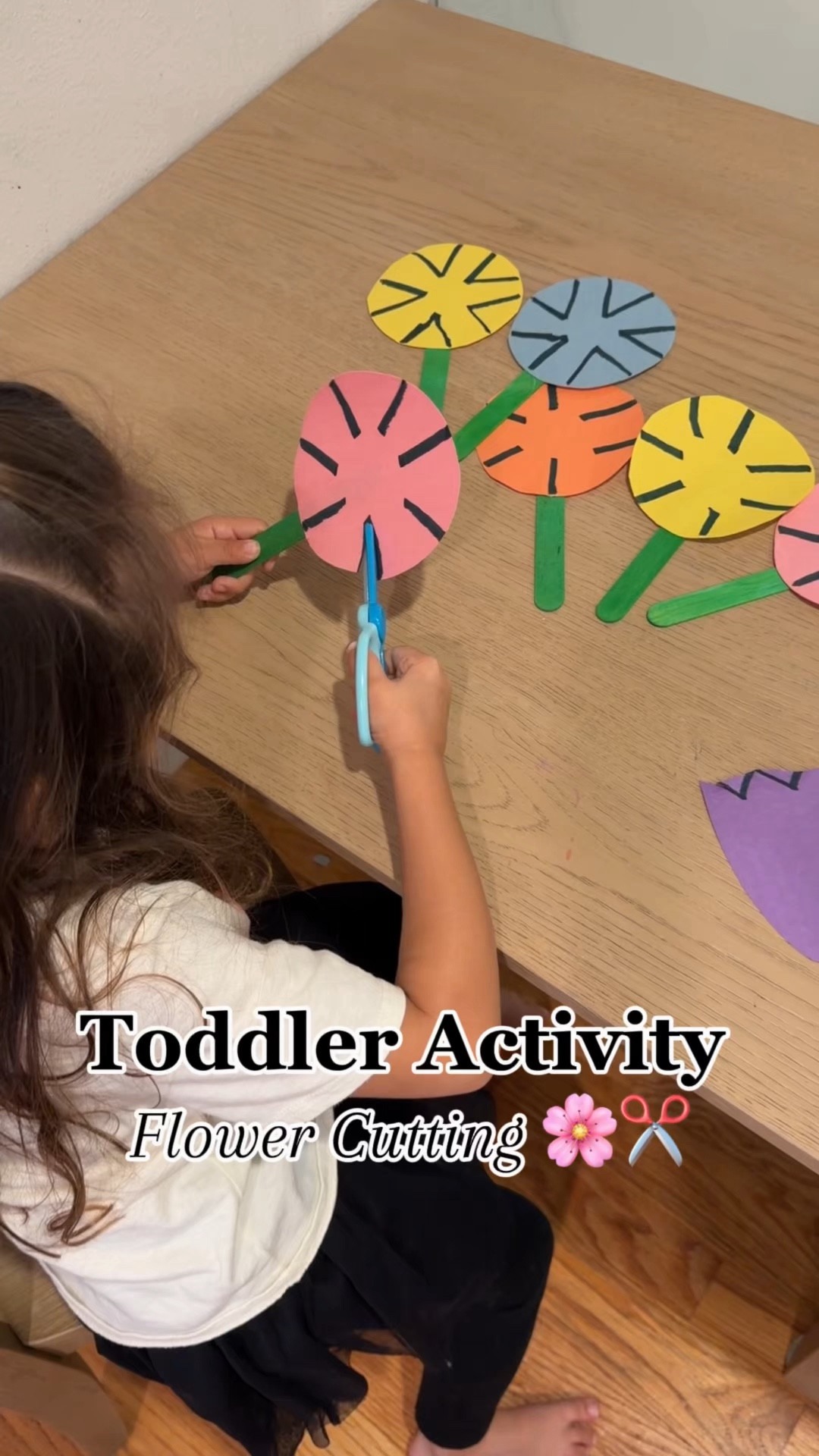 “toddler scissor practice 🌸✂️

comment LINK and I’ll send everything I used ✨

• simple construction paper flowers + popsicle stick stem
• added different cutting lines (straight, zig zag, V shapes)
• toddler practices cutting while keeping it fun + hands-on
• builds hand strength, coordination & early pre-writing skills

save this for your next activity day 💛

#LTKKids #LTKmomlife