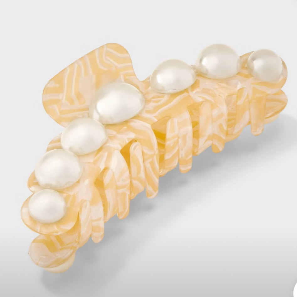 Jumbo pearl claw clip is a beautiful and easy hair styling accessory. Love this gift for anyone. Got claw clips for all my postpartum moms to have easy styling after baby comes.

#LTKGiftGuide #LTKStyleTip #LTKHoliday