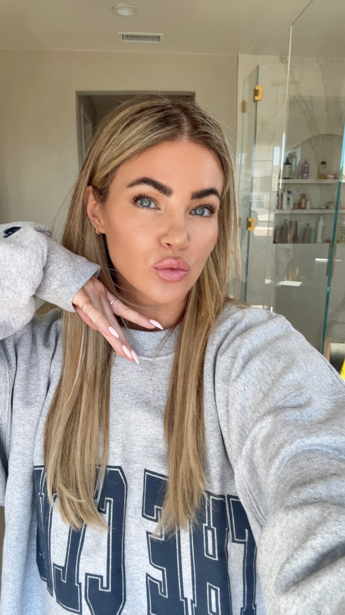 L’Oréal is still buy 2 get one free!
Today’s shades:
Blurfiller: nude espresso 
Lipstick: worth it 
Gloss: worth it 
Foundation: 300
Concealer: light- medium sand 

#LTKgrwm #LTKstorytime #LTKBeauty