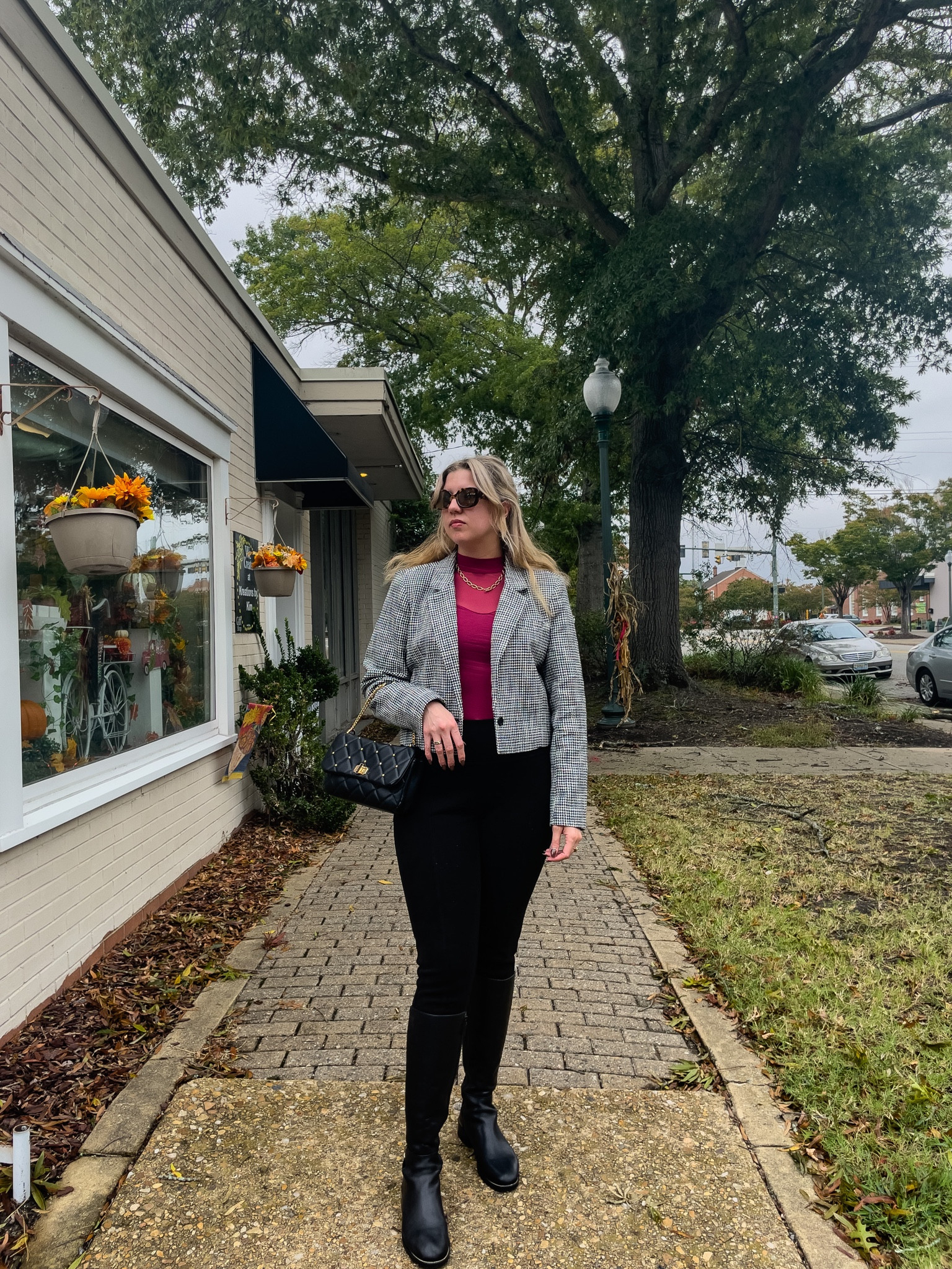 Houndstooth blazer and black pants for work is the official fall uniform. Size large in blazer & medium in pants. #blazer #workoutfit #fallstyle

#LTKSeasonal #LTKworkwear #LTKfit