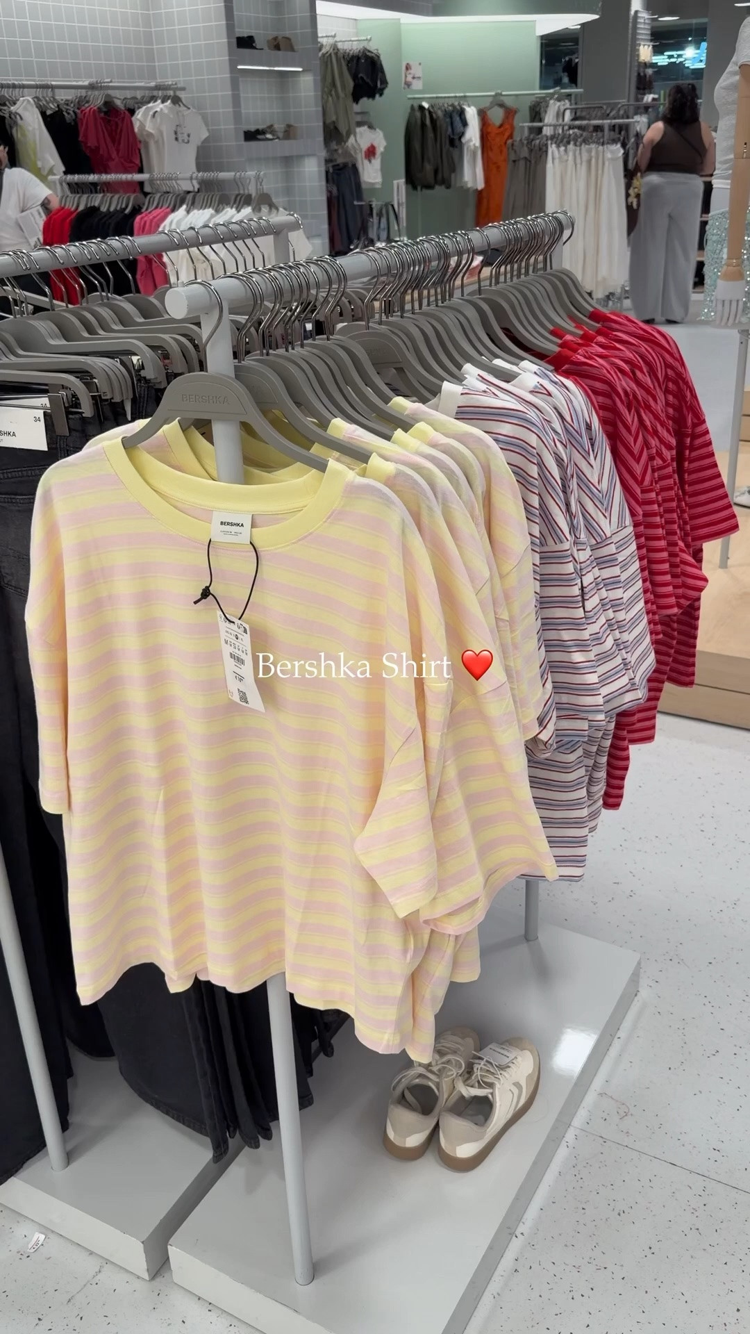 Das Shirt ist perfekt für den Sommer ❤️✨ @Bershka