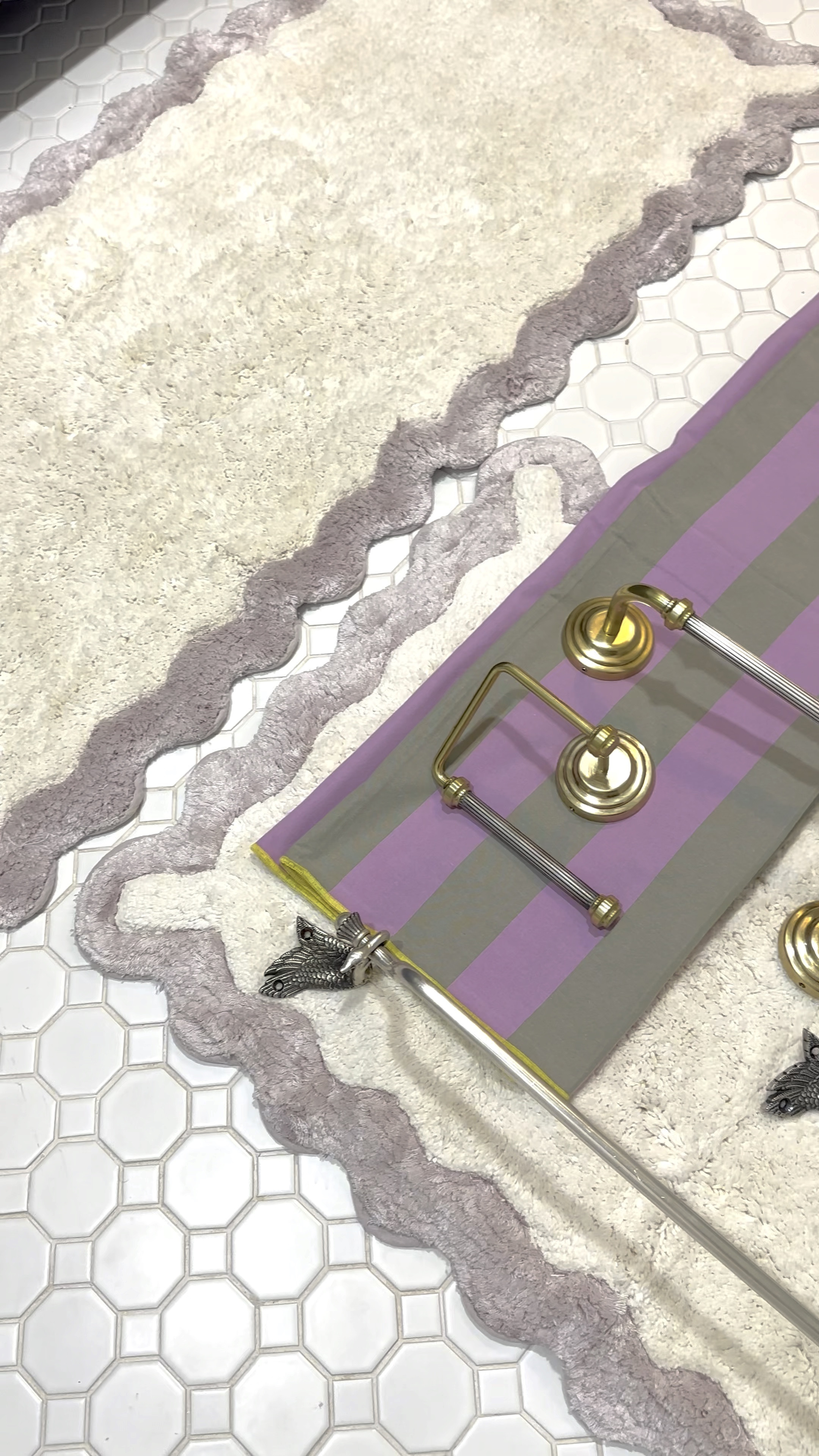 Quick scan of these bathroom beauties from Anthropologie! Scalloped bath mats, detailed accessories, and a fun shower curtain. This bathroom is going to be lovely when it’s all done!

#anthropologie
#bathroom
#diy

#LTKVideo #LTKHome #LTKFamily