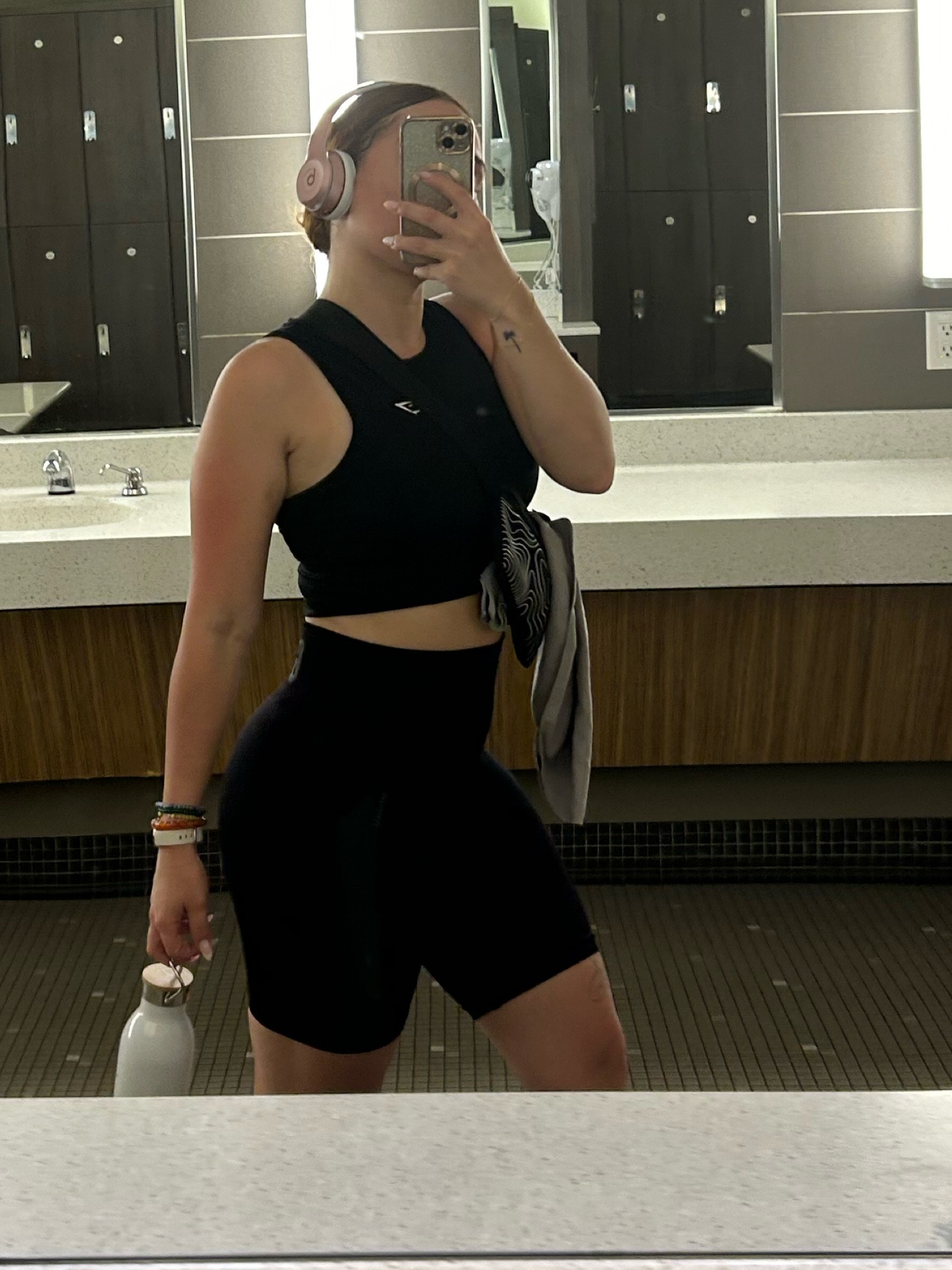 top- Small
Bottom- XS

#LTKFitness #LTKFindsUnder50 #LTKActive