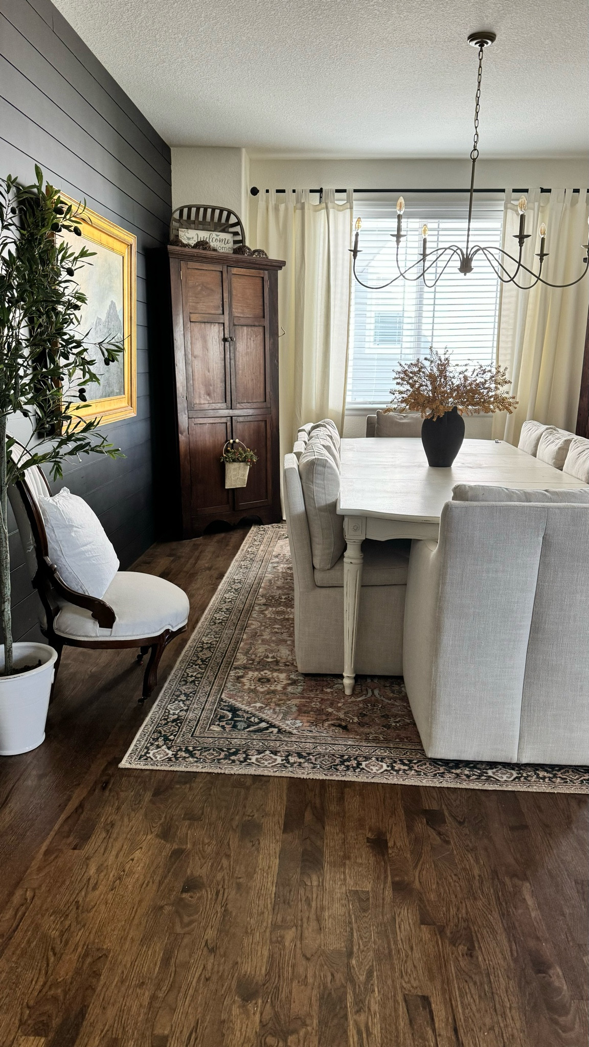 Modern farmhouse dining room

#LTKOver40 #LTKHome