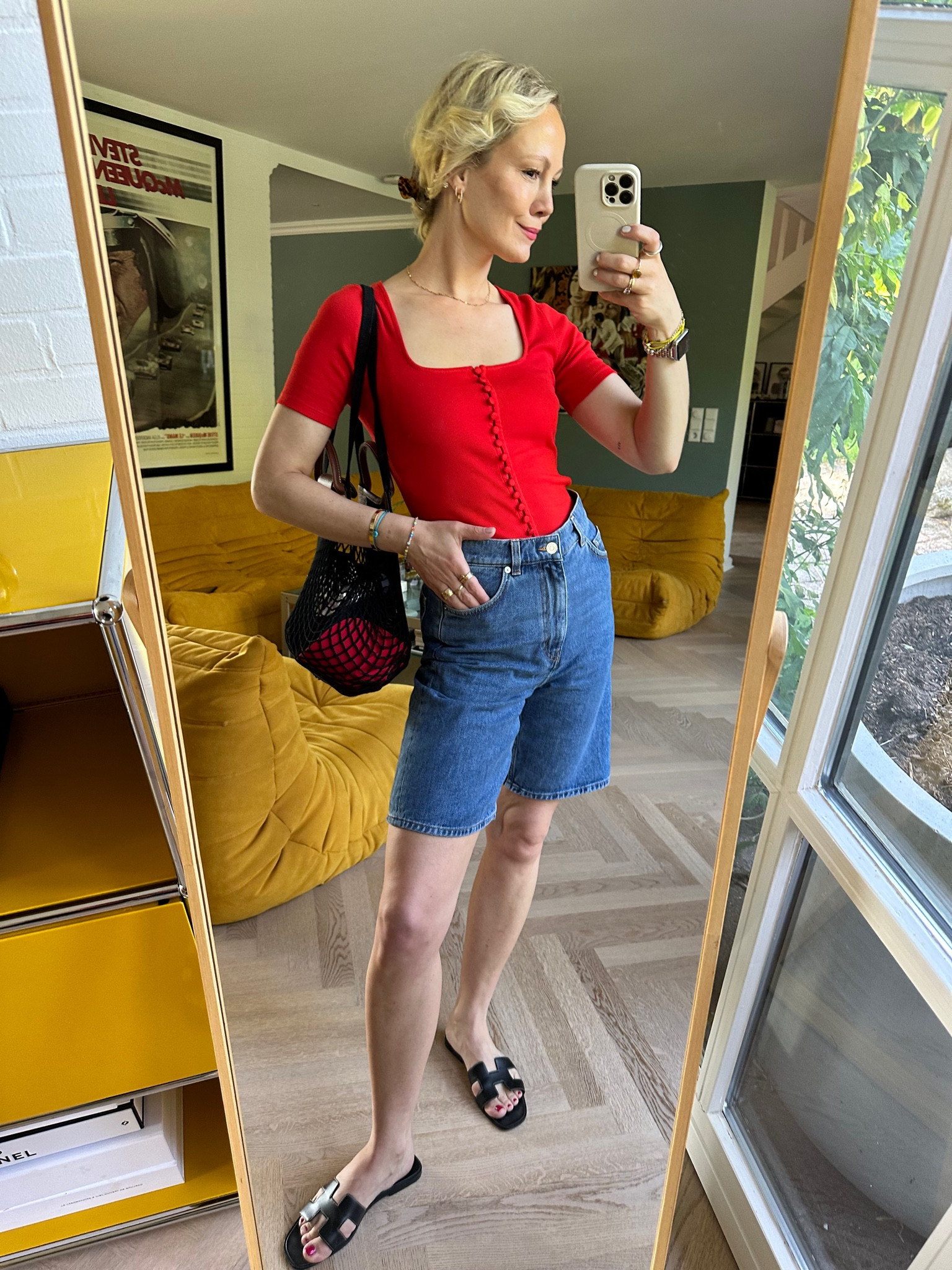 red shirt ❤️

#LTKeurope #LTKSeasonal #LTKstyletip